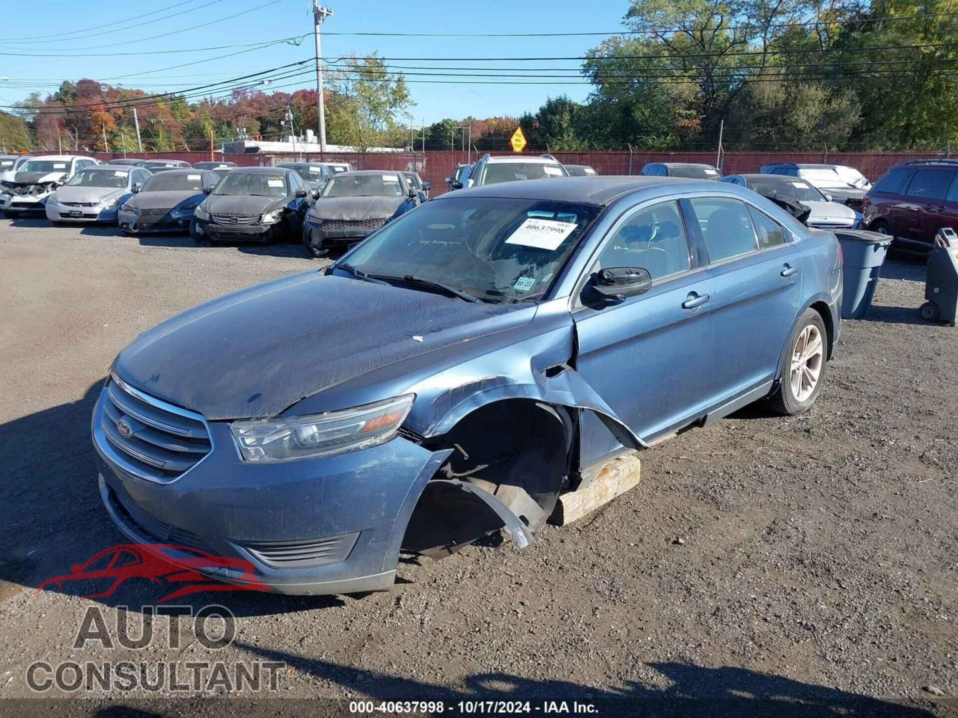 FORD TAURUS 2018 - 1FAHP2D86JG102704