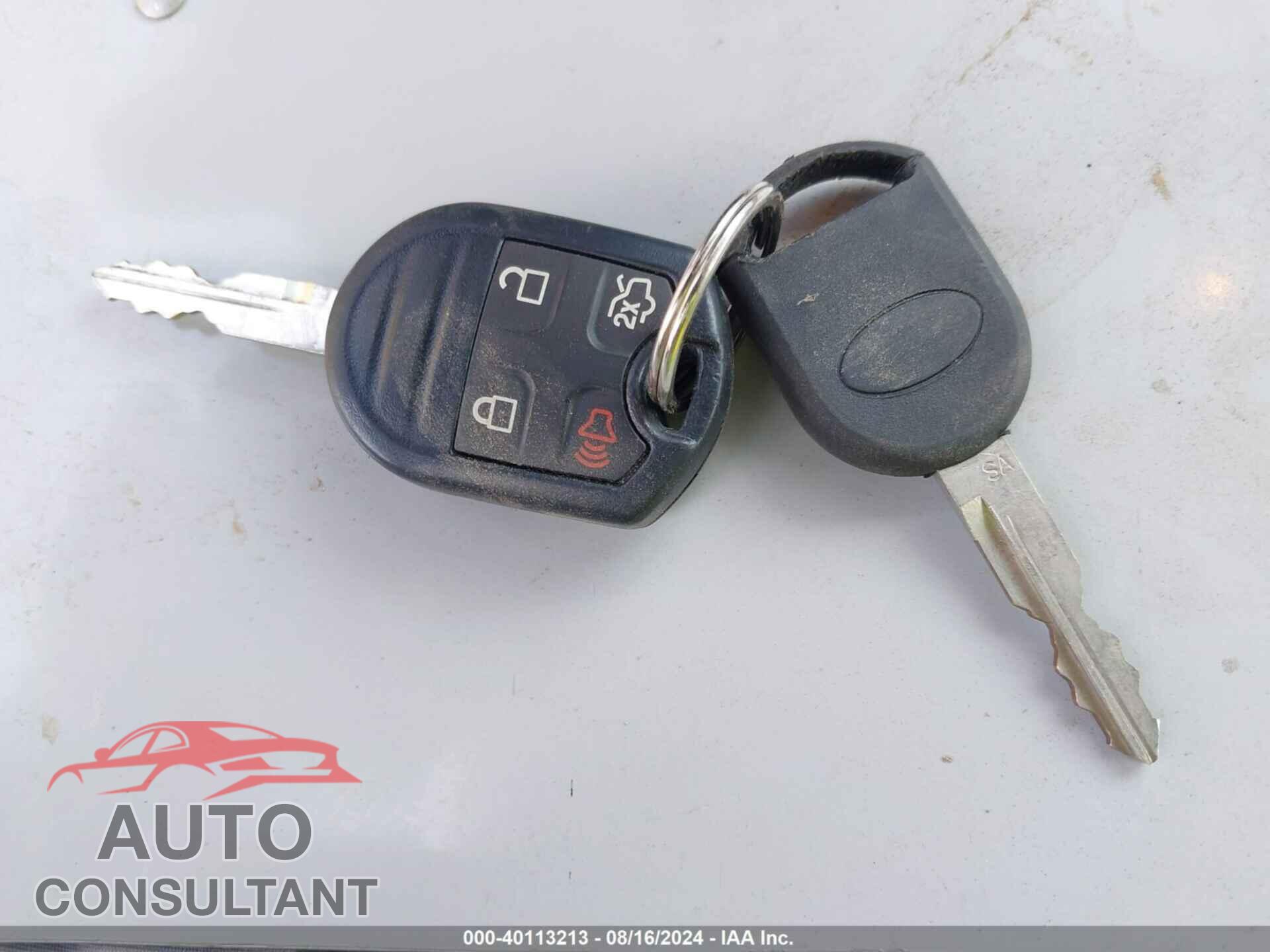 FORD TAURUS 2017 - 1FAHP2D83HG111029