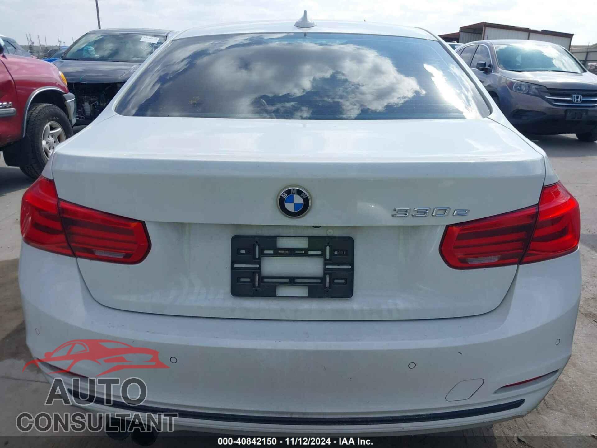 BMW 330E 2017 - WBA8E1C3XHA029301