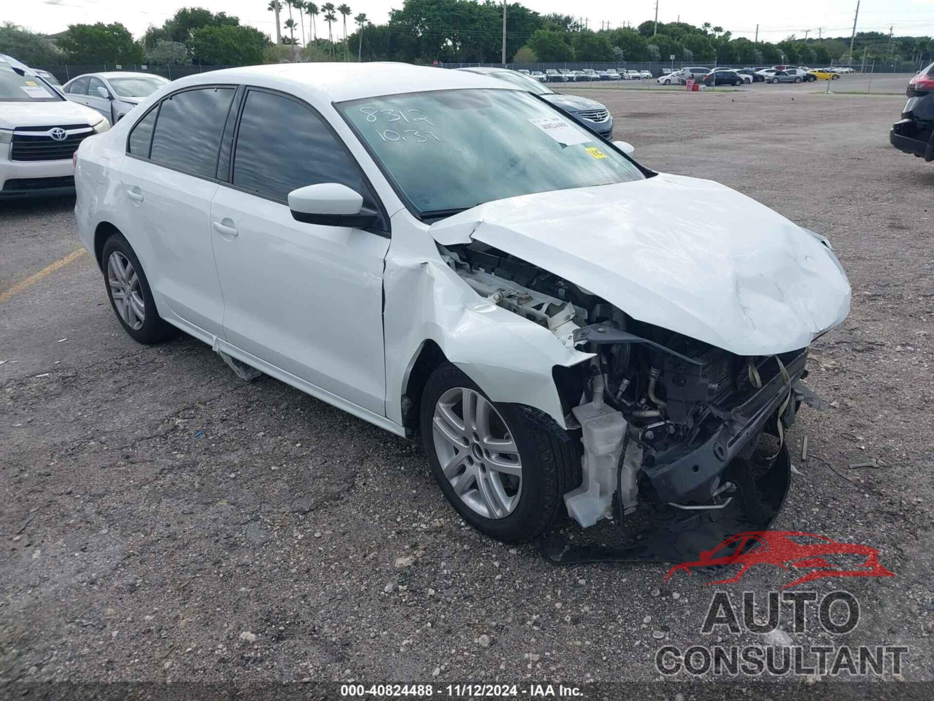 VOLKSWAGEN JETTA 2018 - 3VW2B7AJ7JM208312