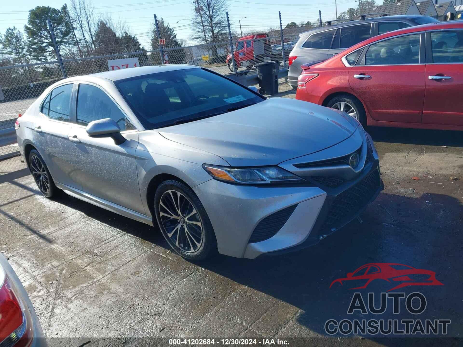 TOYOTA CAMRY 2018 - 4T1B11HK5JU607888