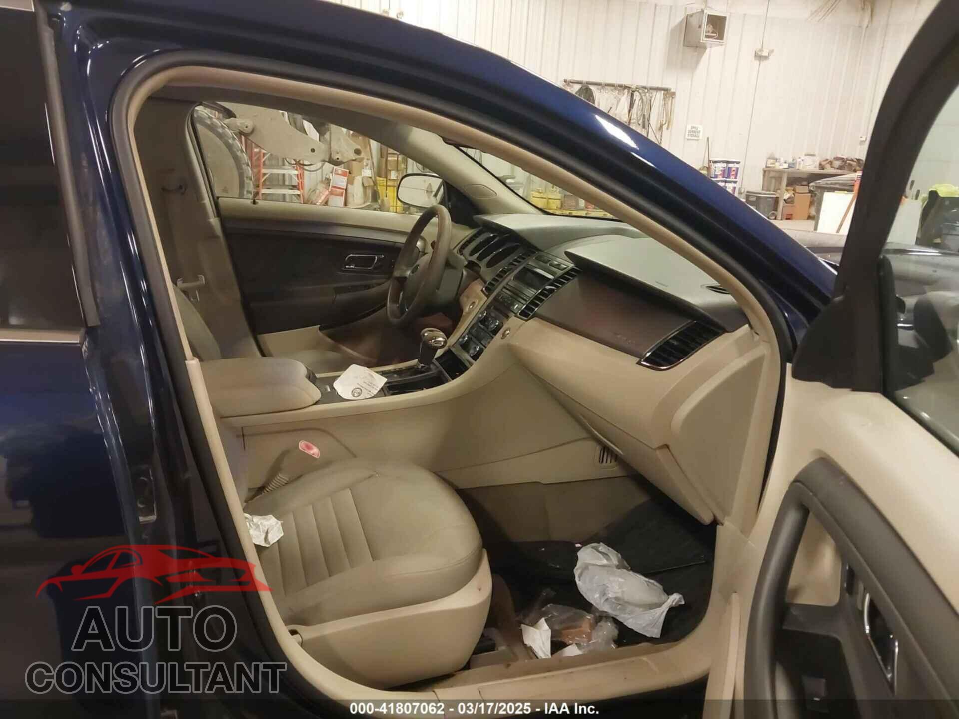 FORD TAURUS 2011 - 1FAHP2DW2BG182096
