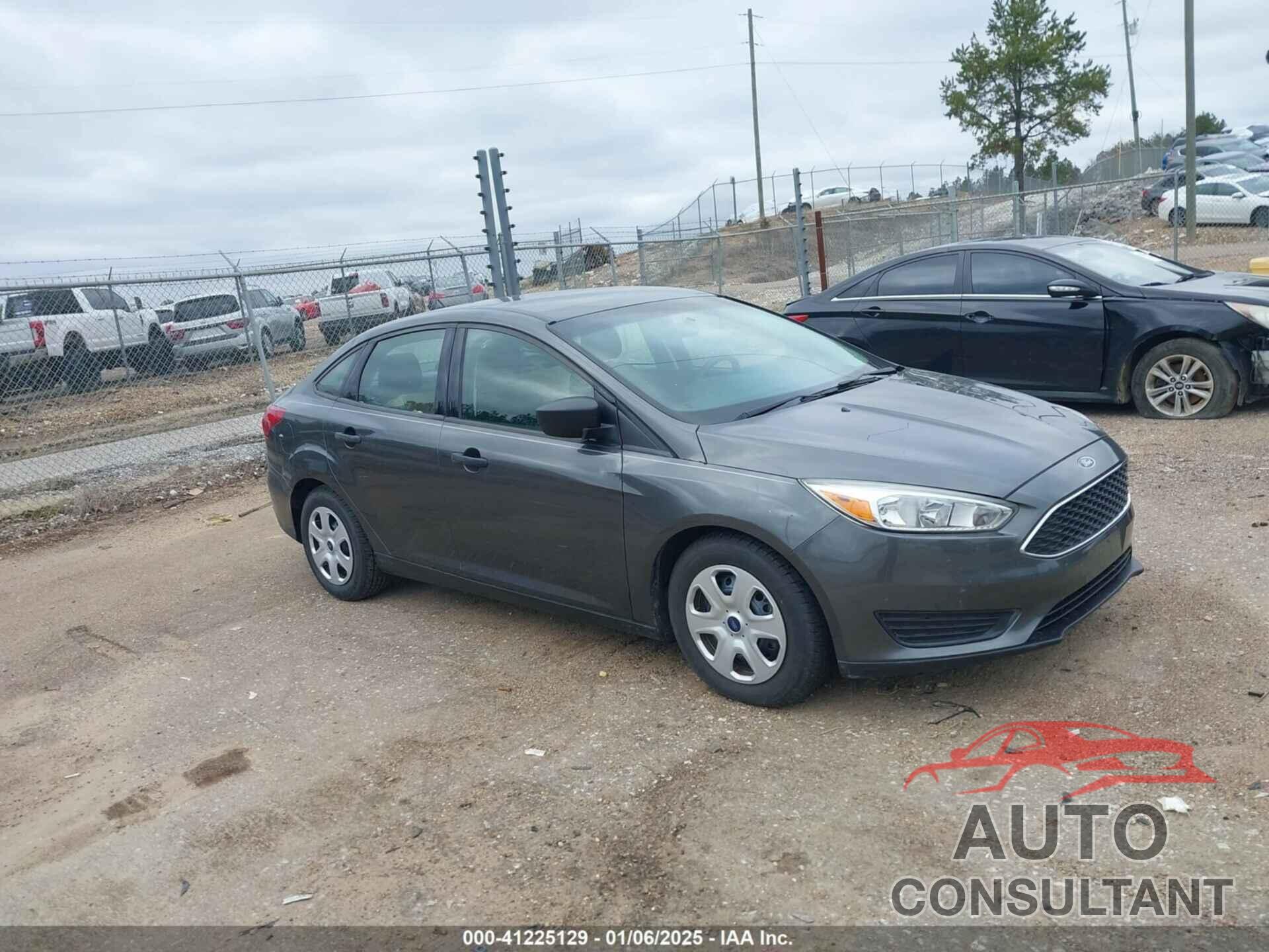 FORD FOCUS 2017 - 1FADP3E20HL317351