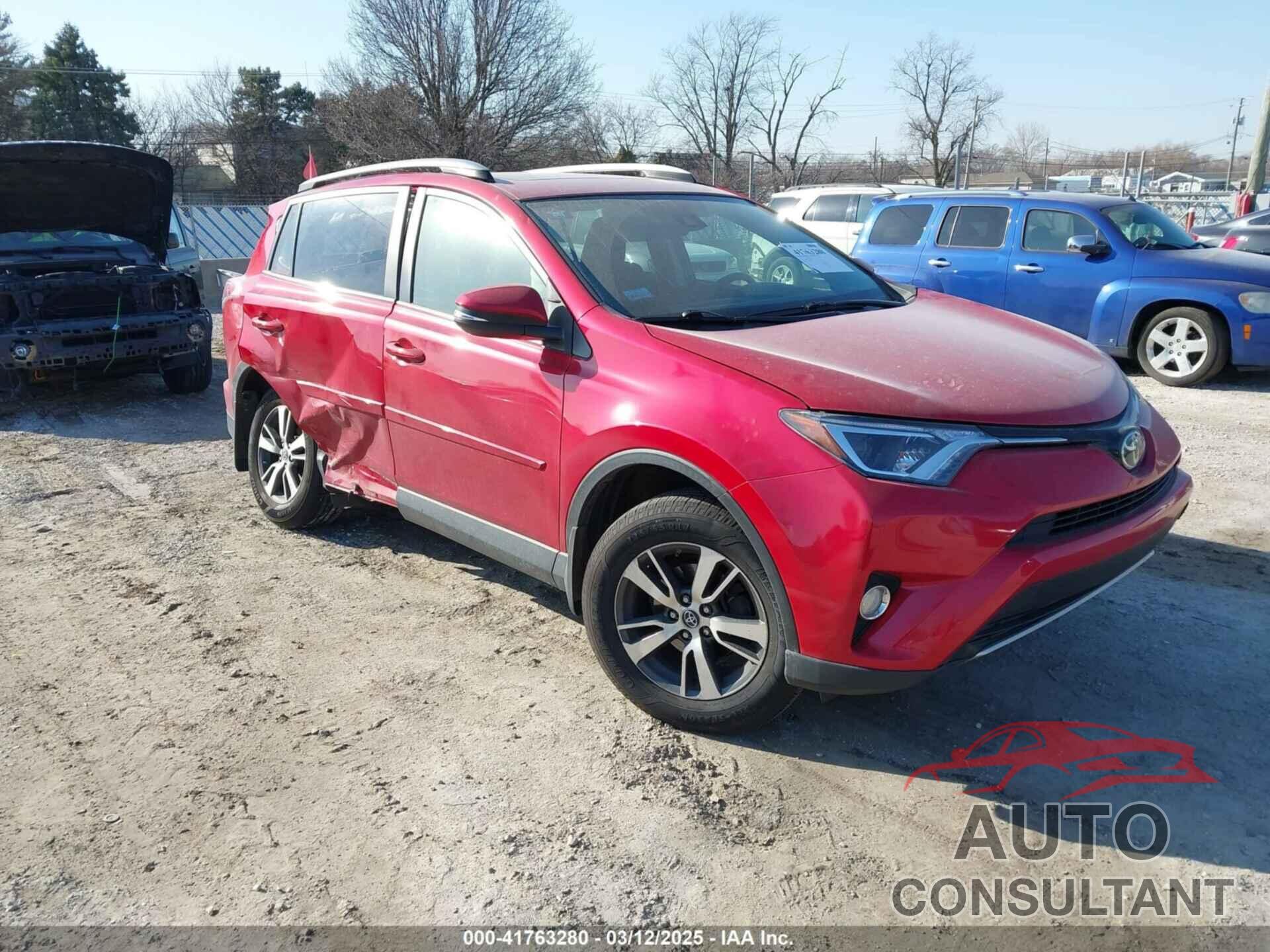 TOYOTA RAV4 2017 - JTMRFREV5HJ138699