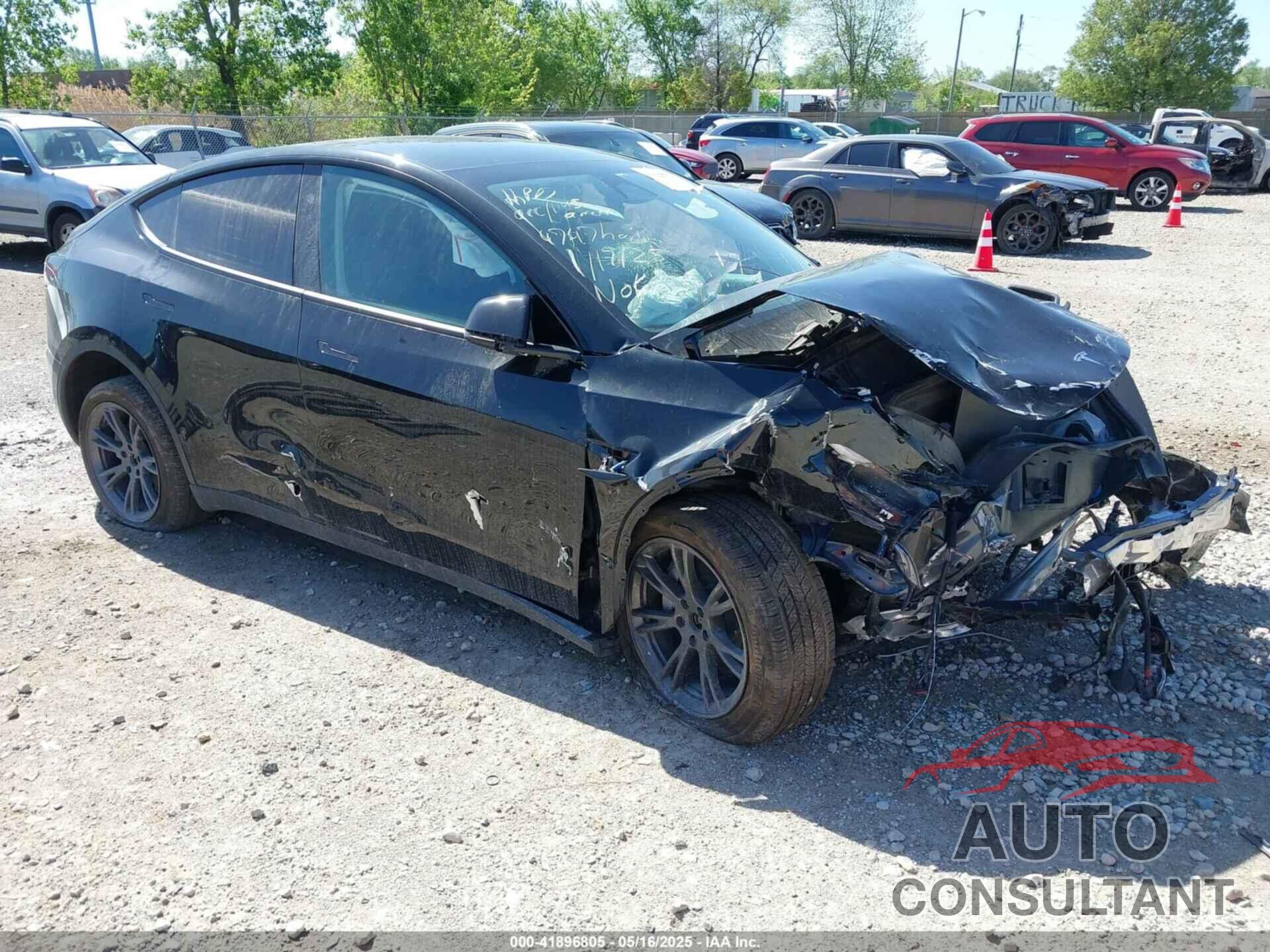 TESLA MODEL Y 2025 - 7SAYGDEE3SF229693