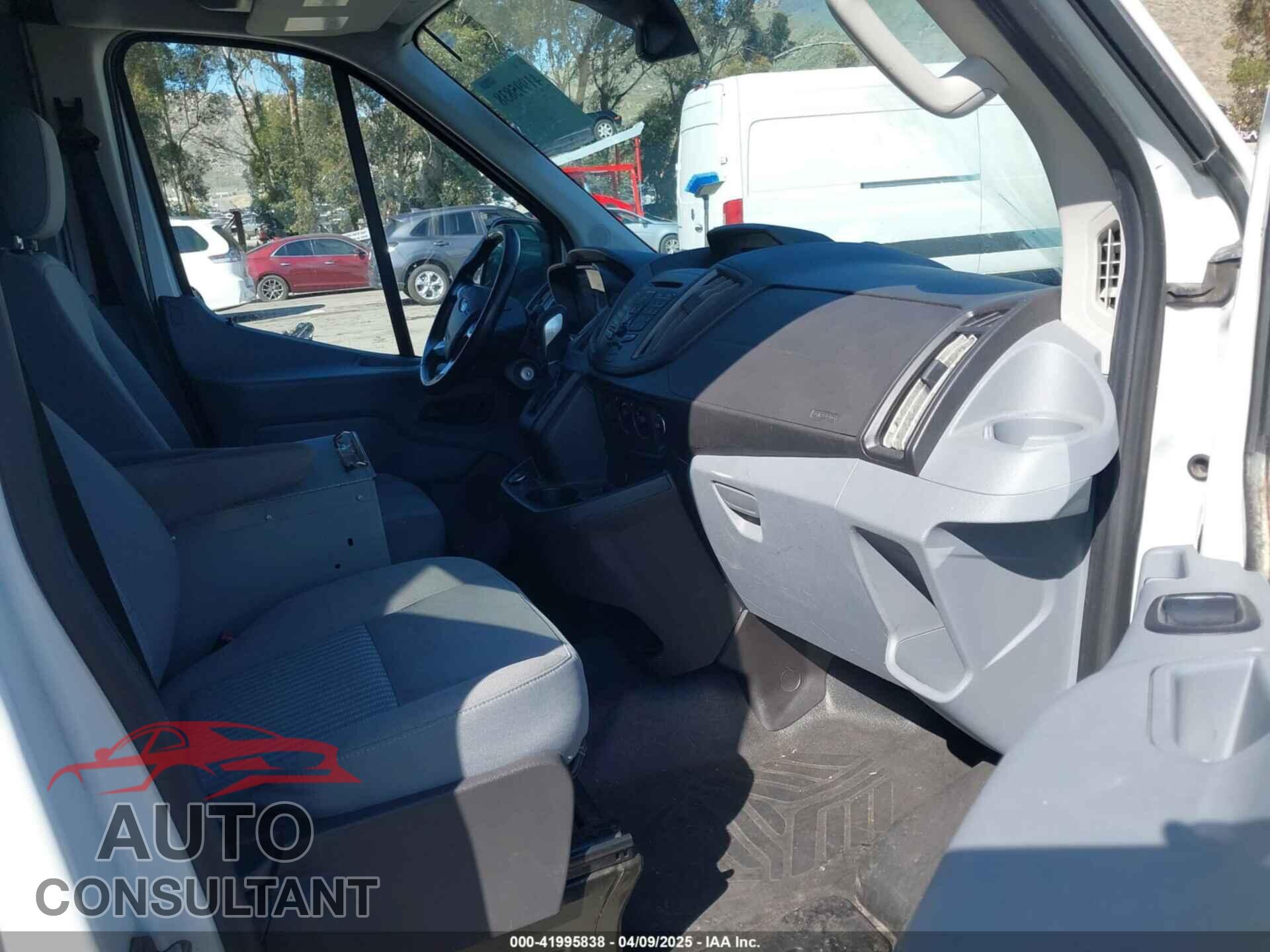 FORD TRANSIT-250 2017 - 1FTYR2CG4HKB18811