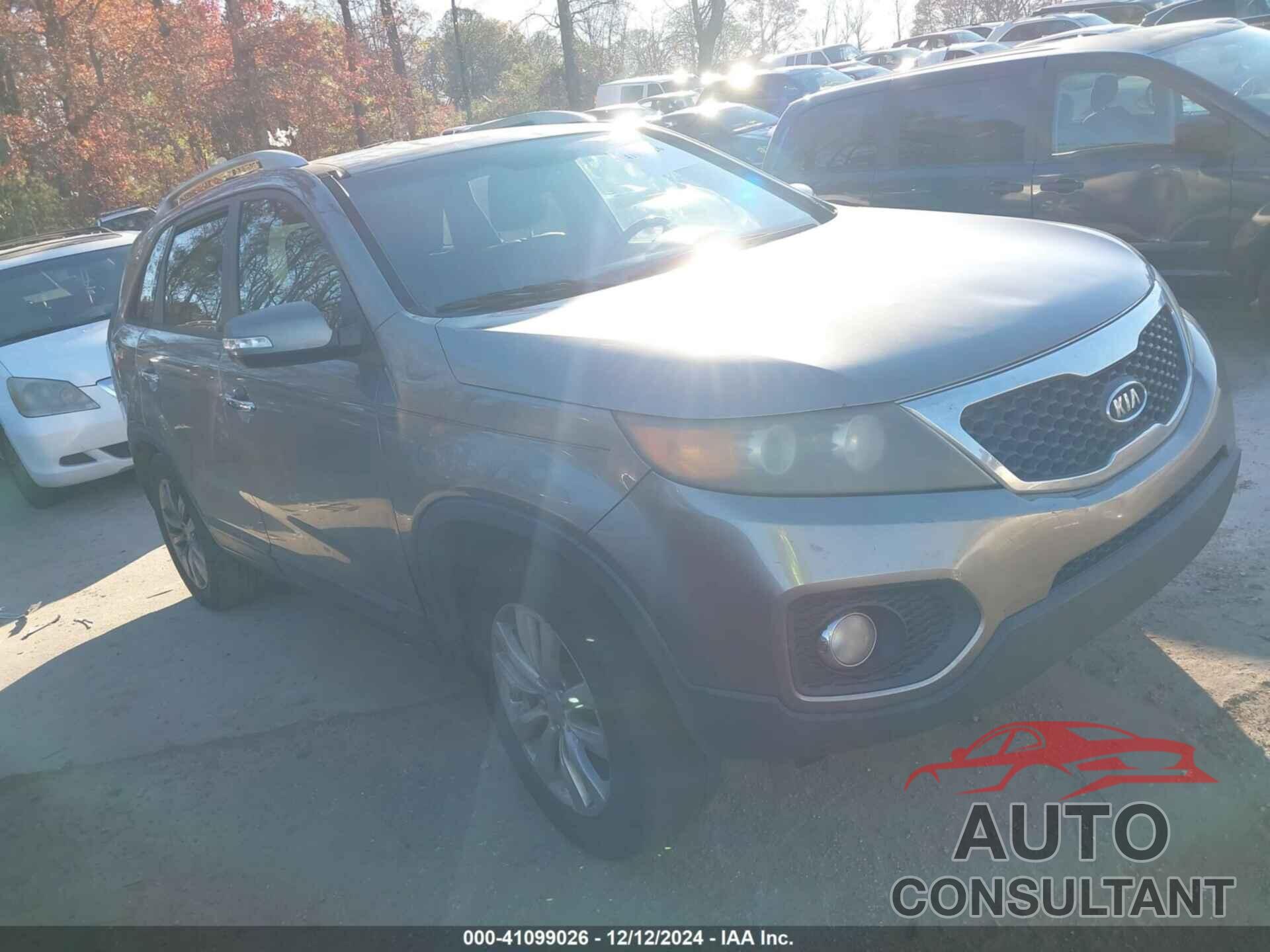 KIA SORENTO 2011 - 5XYKU4A27BG022644