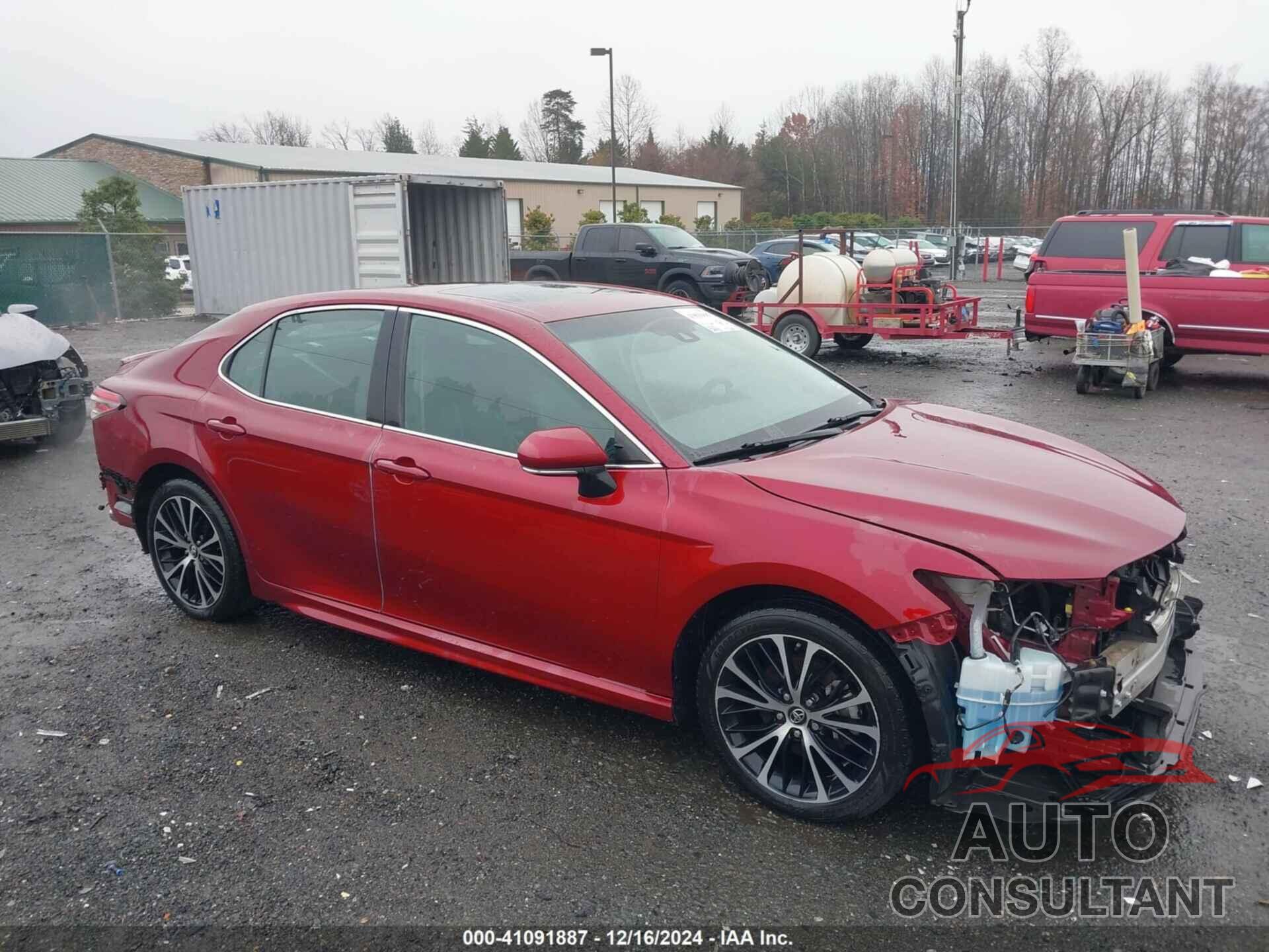 TOYOTA CAMRY 2018 - 4T1B11HK8JU598247