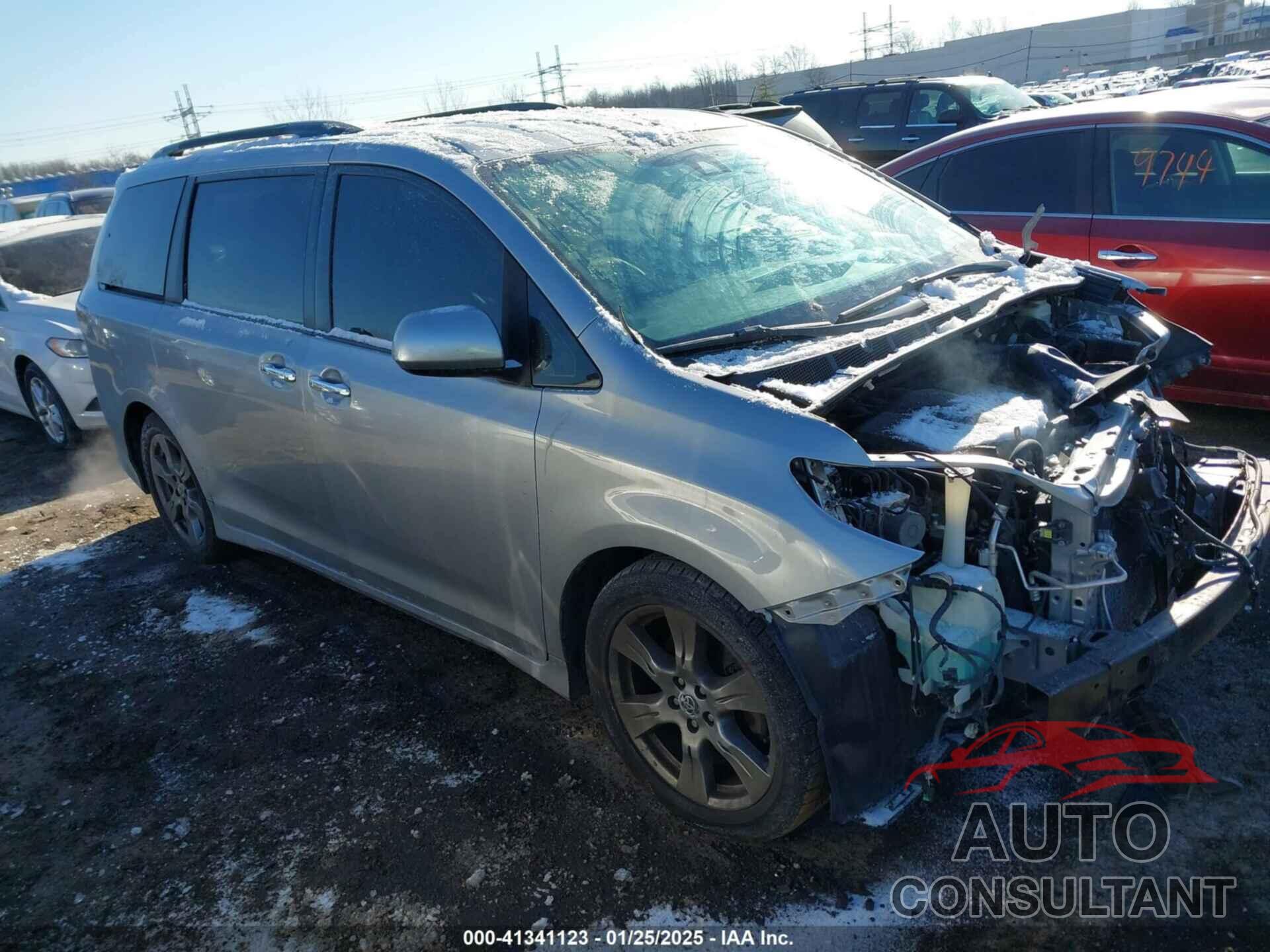 TOYOTA SIENNA 2018 - 5TDXZ3DC1JS940154