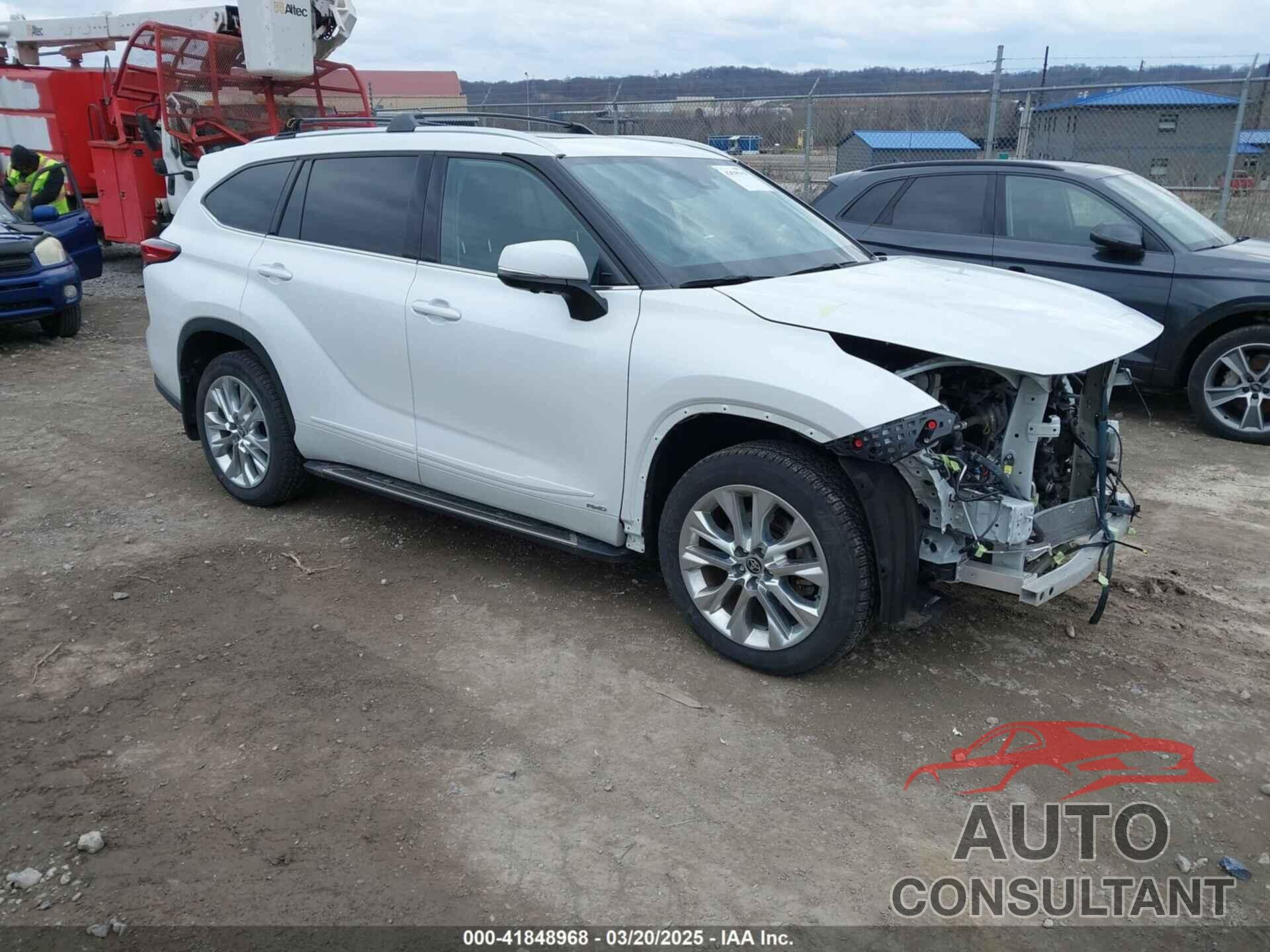 TOYOTA HIGHLANDER 2023 - 5TDXBRCH8PS126869