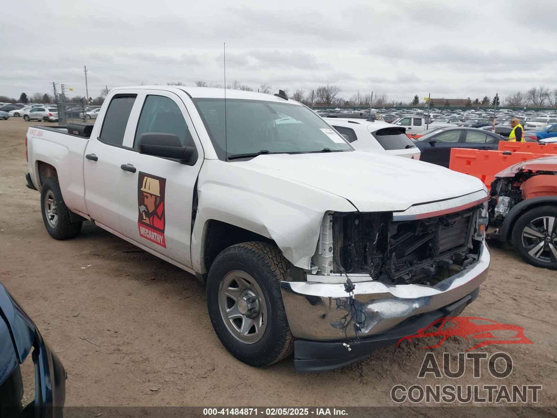 CHEVROLET SILVERADO 1500 2018 - 1GCRCNEC5JZ336075