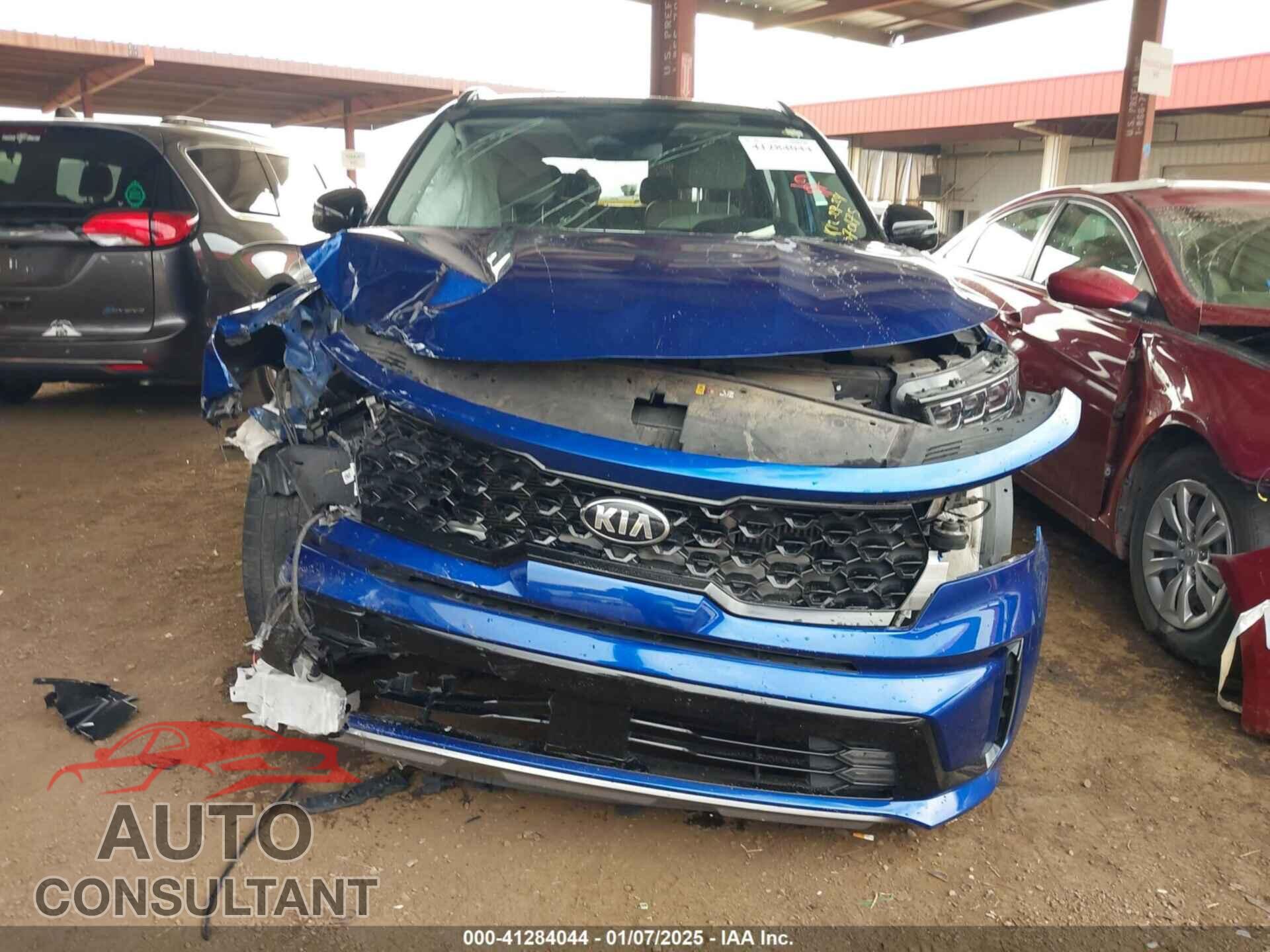 KIA SORENTO 2021 - 5XYRK4LF8MG070175