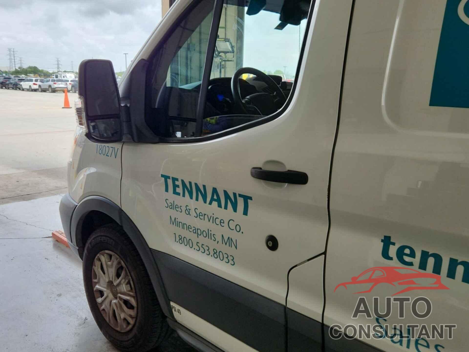 FORD TRANSIT-150 2018 - 1FTYE1YM6JKA26870