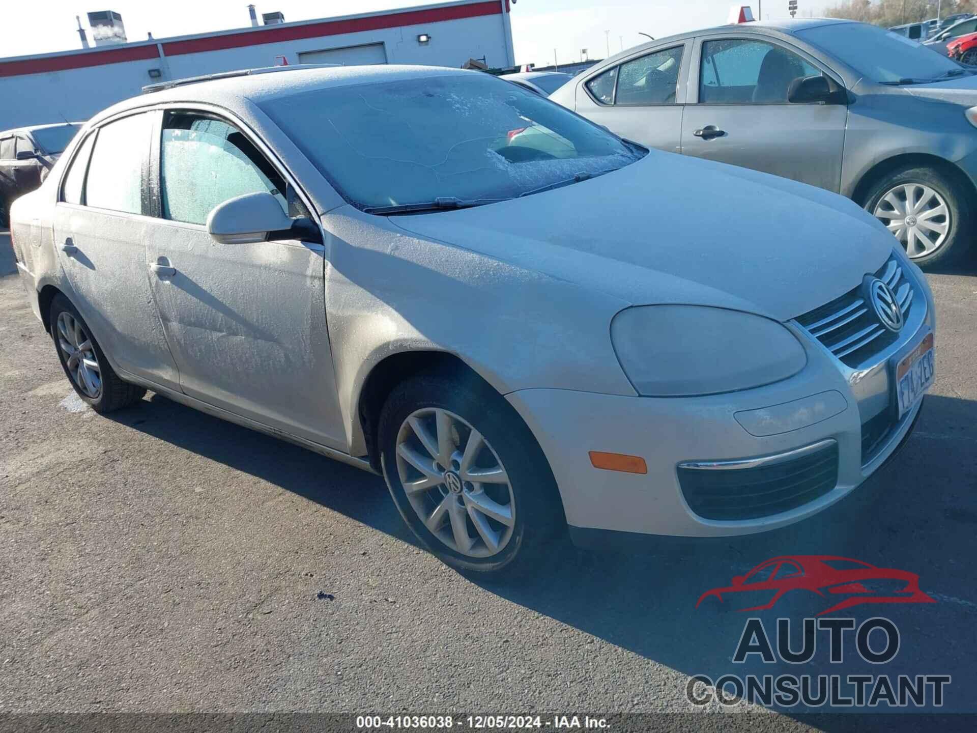 VOLKSWAGEN JETTA 2010 - 3VWRZ7AJ9AM115141