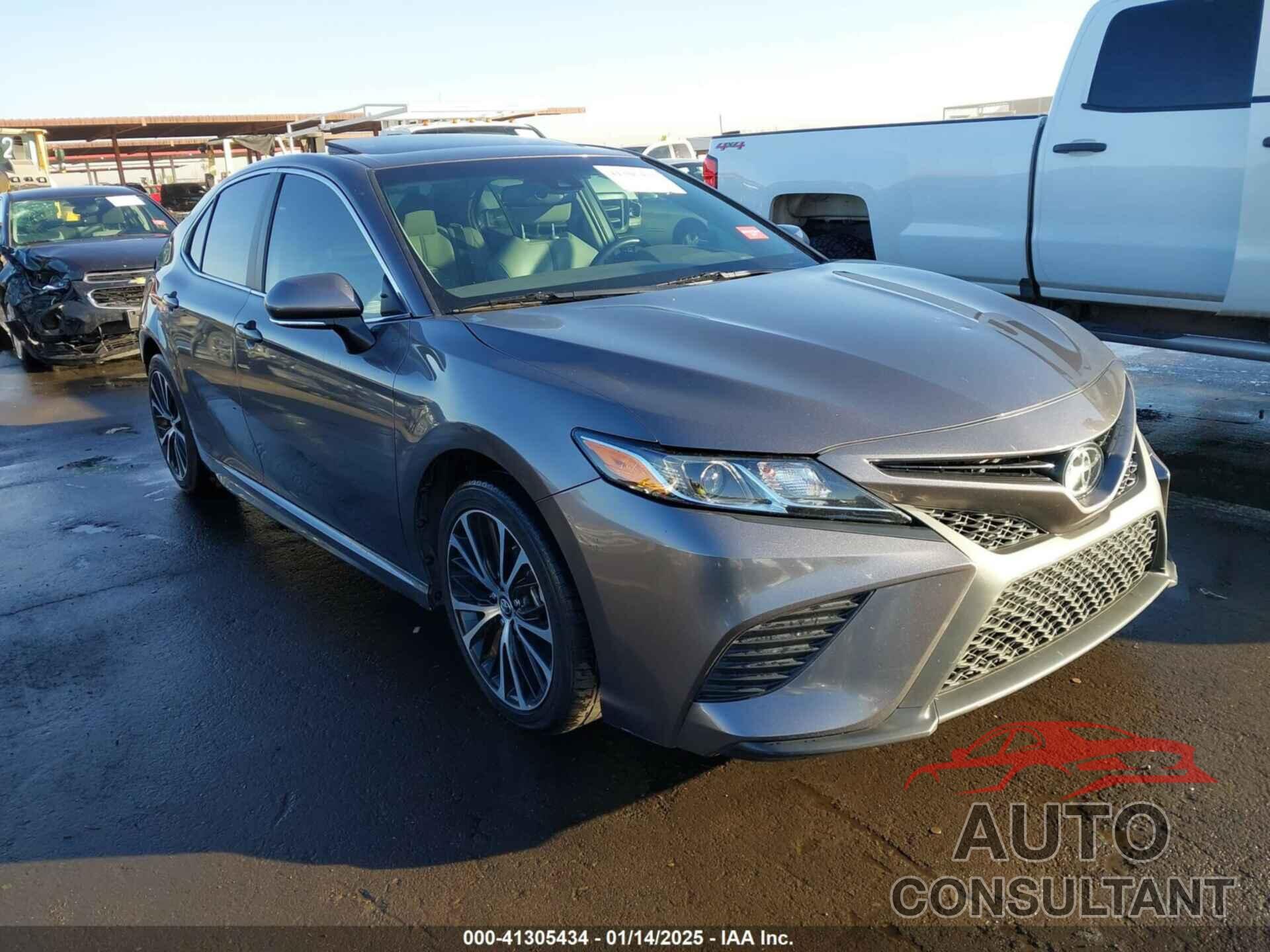 TOYOTA CAMRY 2019 - 4T1B11HK1KU721176