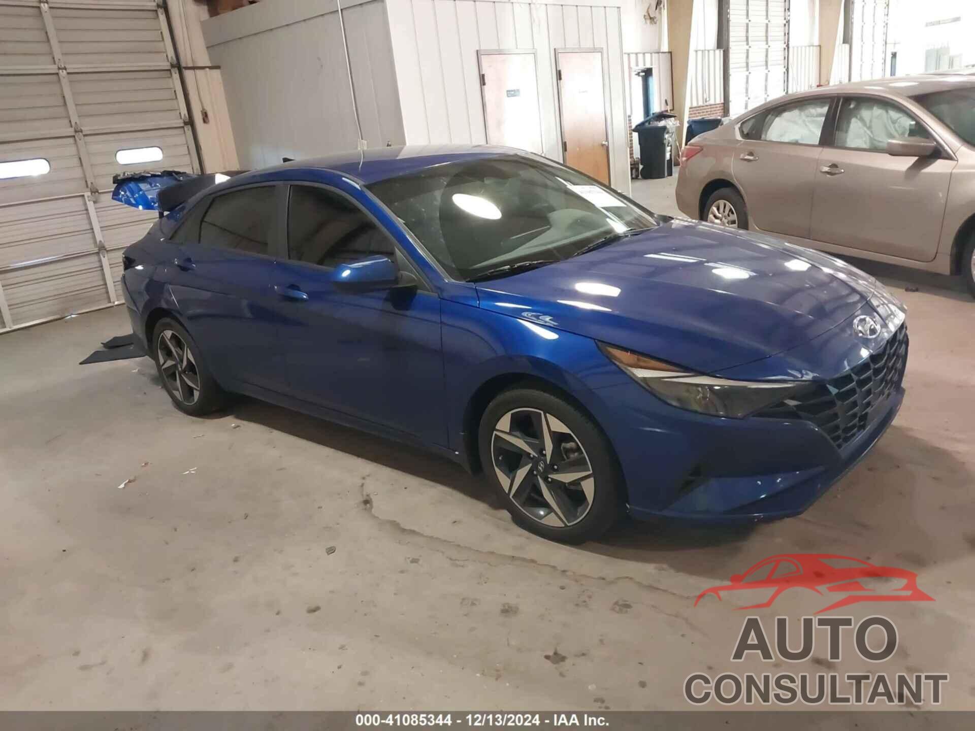 HYUNDAI ELANTRA 2023 - KMHLS4AG3PU572463