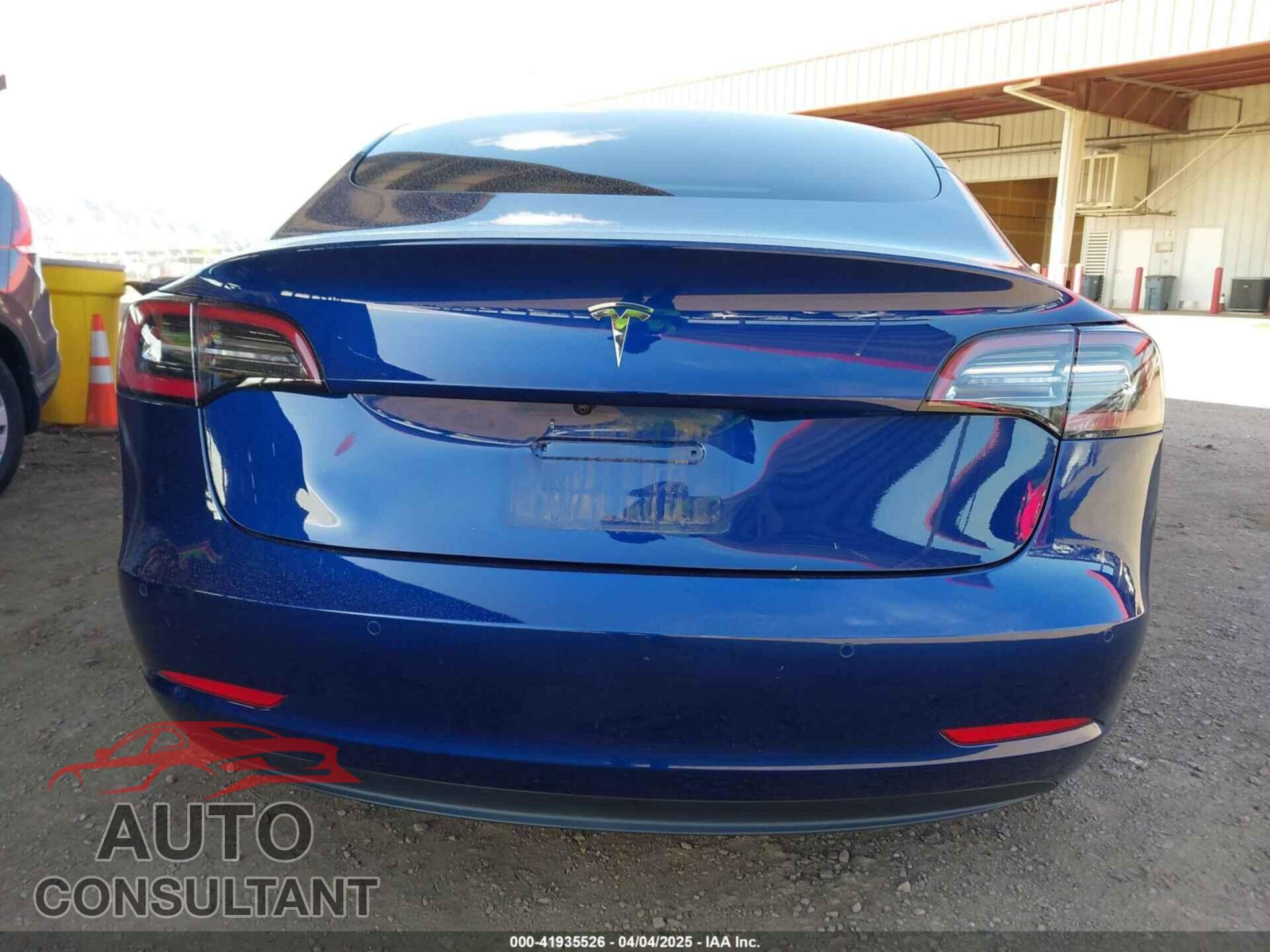 TESLA MODEL 3 2021 - 5YJ3E1EA5MF991161