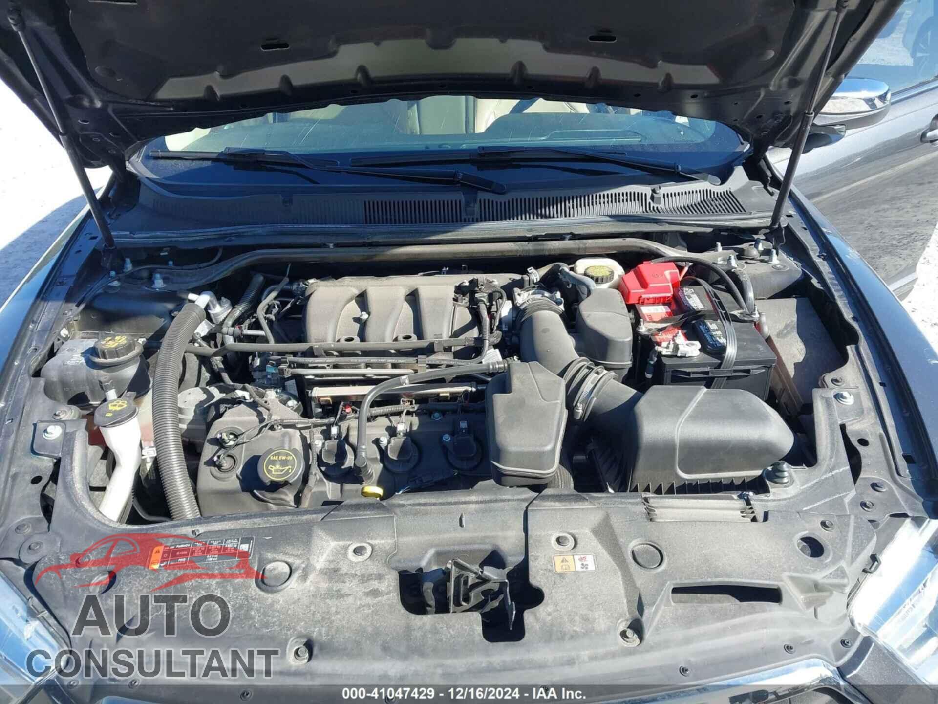 FORD TAURUS 2018 - 1FAHP2F85JG124111