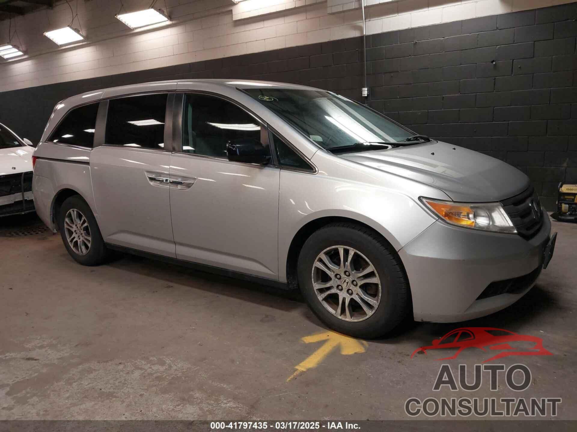 HONDA ODYSSEY 2013 - 5FNRL5H40DB082841