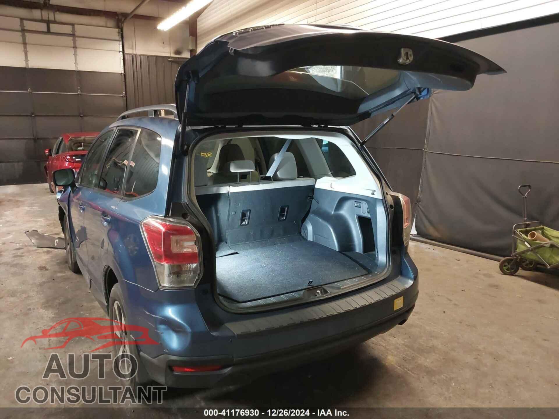 SUBARU FORESTER 2017 - JF2SJAEC5HH496572