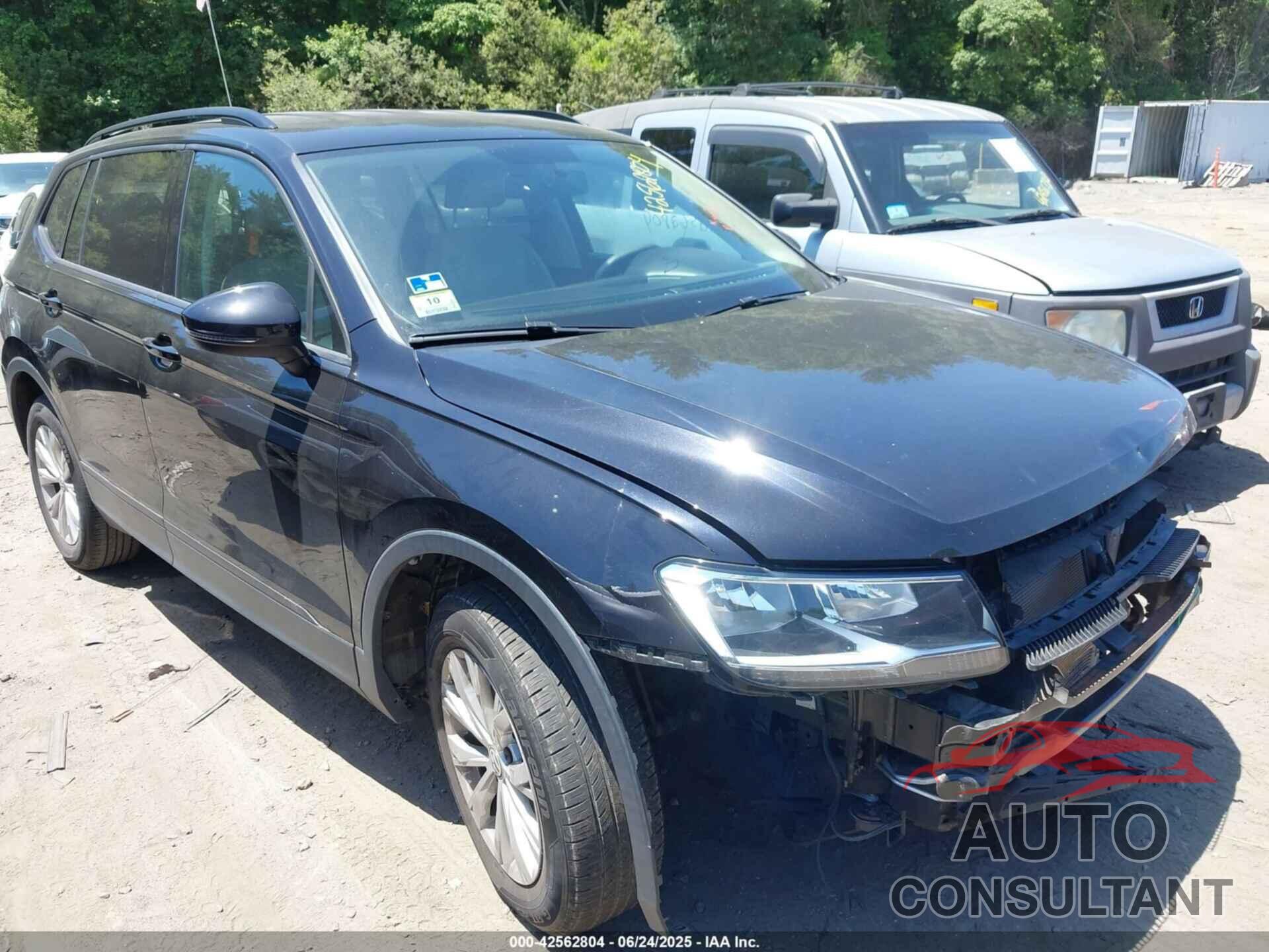 VOLKSWAGEN TIGUAN 2018 - 3VV0B7AX8JM125228