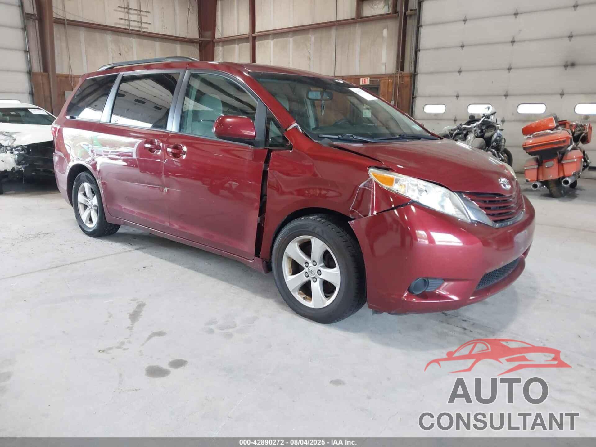 TOYOTA SIENNA 2017 - 5TDKZ3DC9HS884601