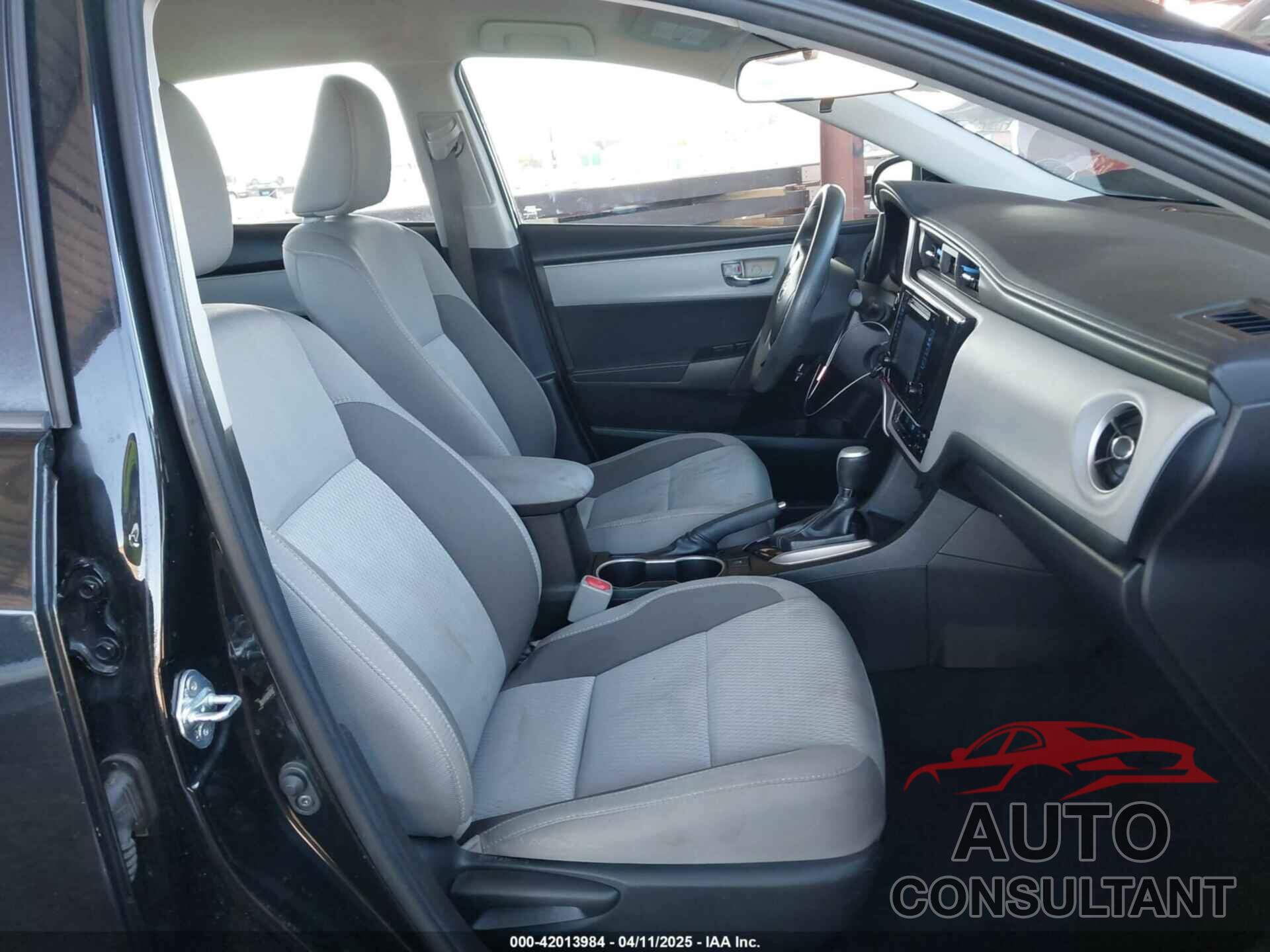 TOYOTA COROLLA 2018 - 5YFBURHE6JP760619