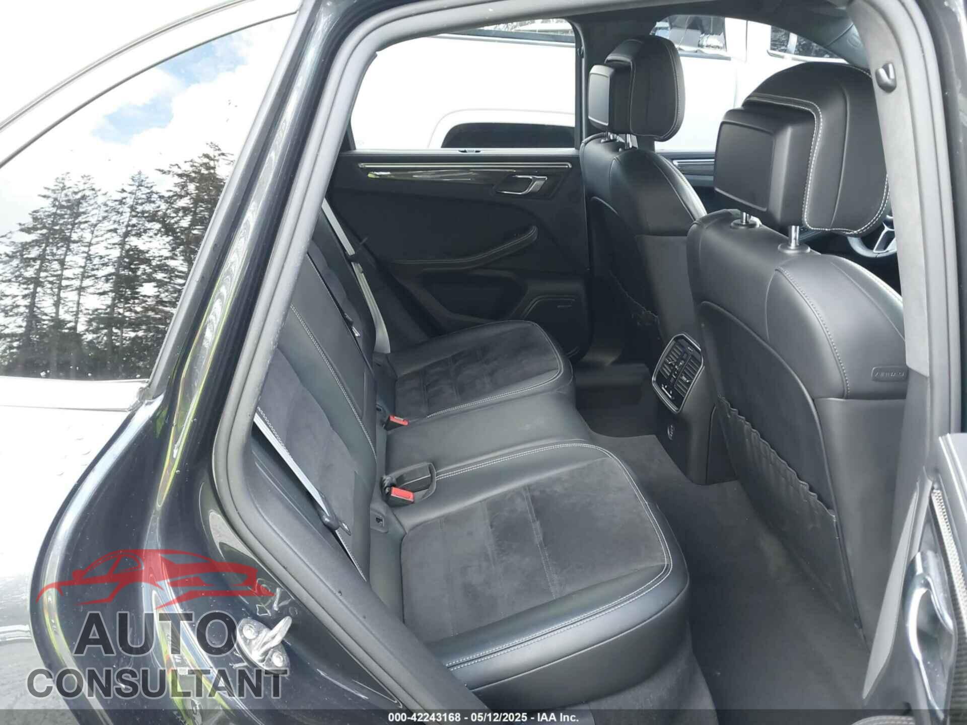 PORSCHE MACAN 2017 - WP1AF2A54HLB61081