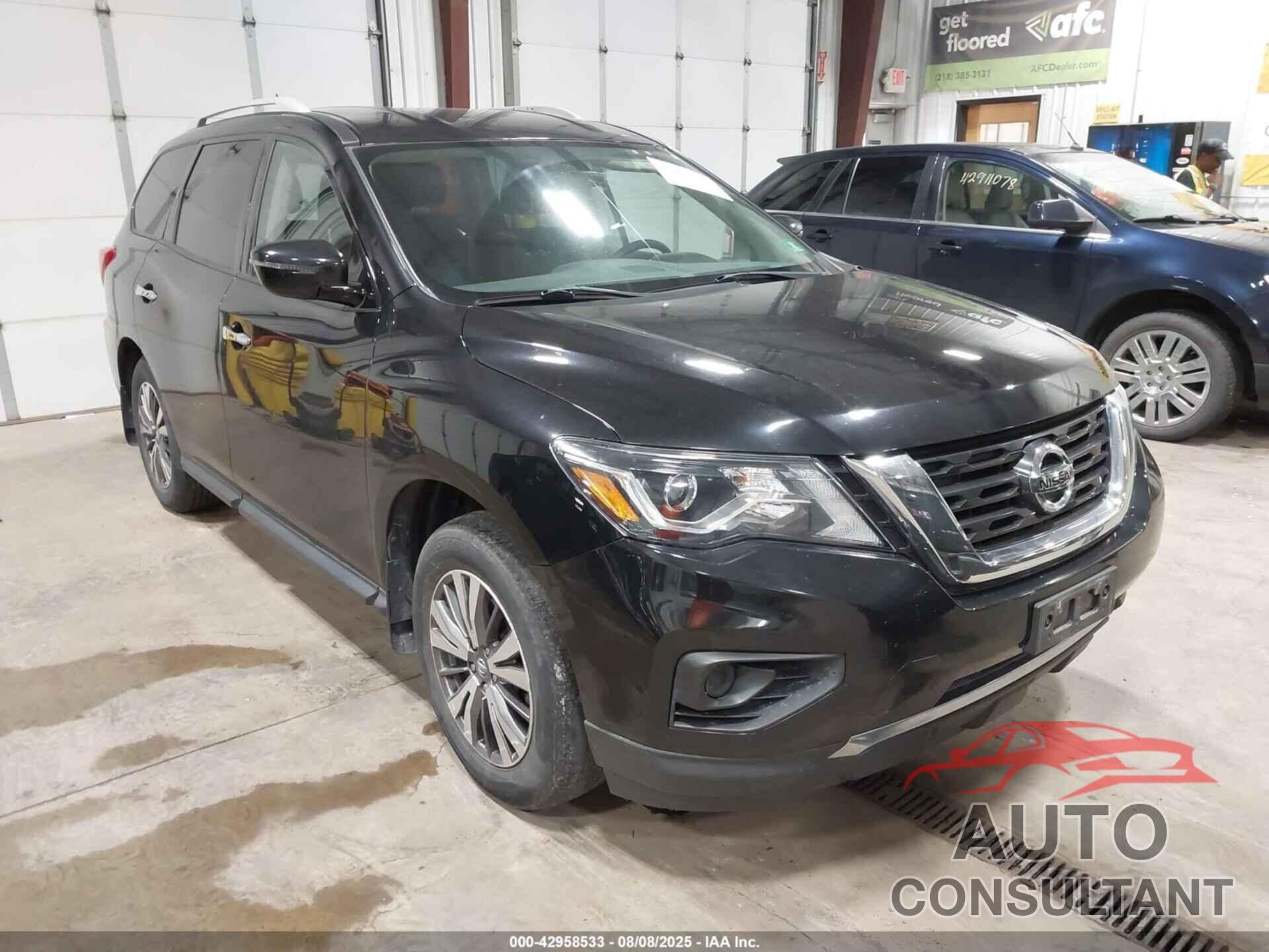 NISSAN PATHFINDER 2018 - 5N1DR2MM9JC663921