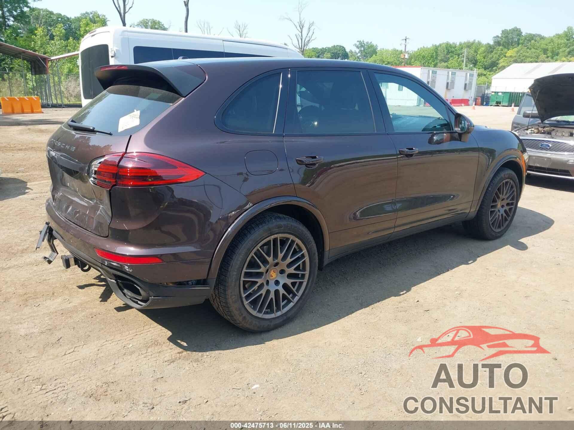 PORSCHE CAYENNE 2017 - WP1AA2A21HKA88424