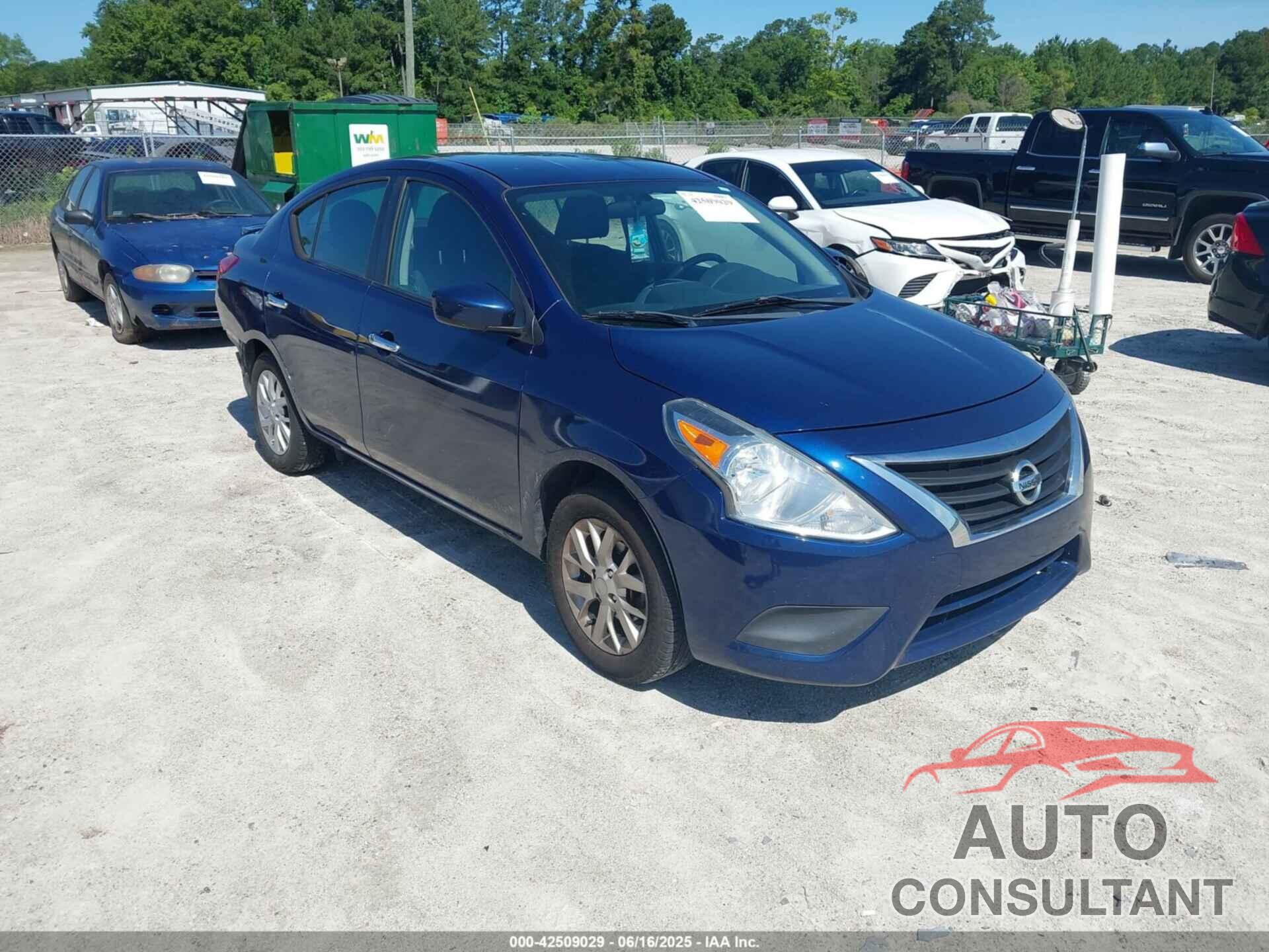 NISSAN VERSA 2018 - 3N1CN7AP1JL821795