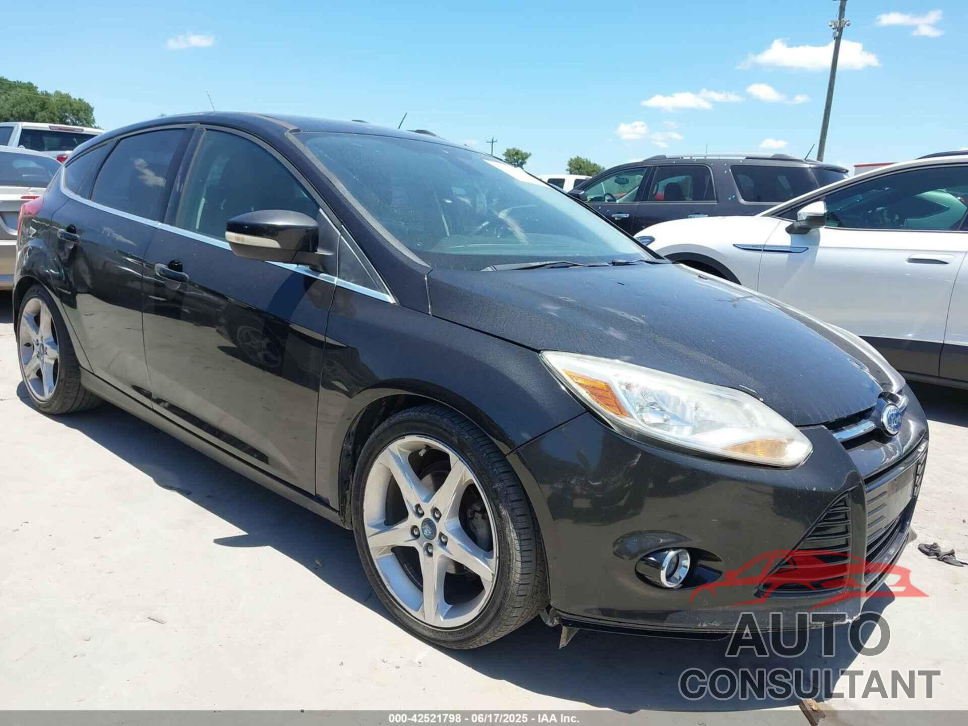 FORD FOCUS 2012 - 1FAHP3N22CL288428
