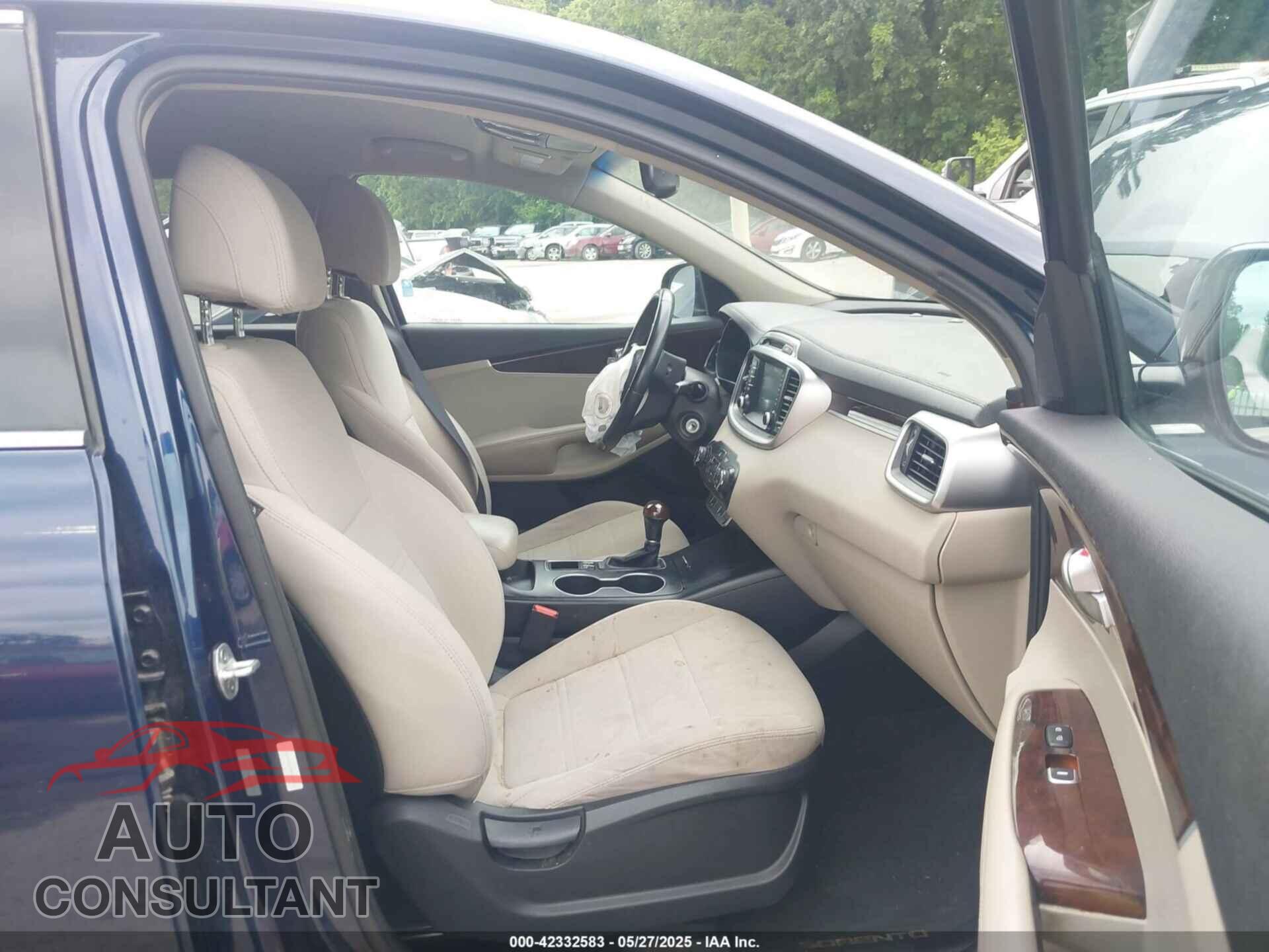 KIA SORENTO 2017 - 5XYPGDA33HG229224