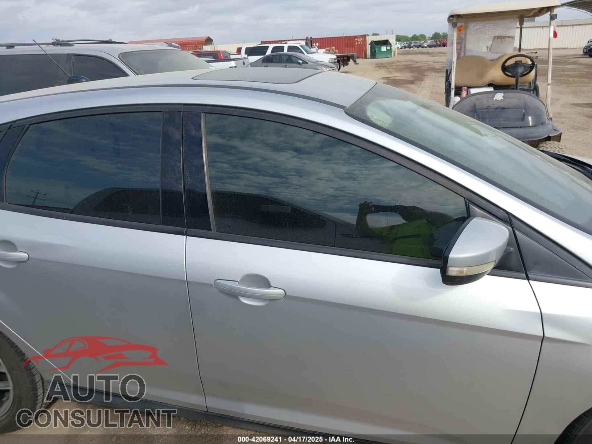FORD FOCUS 2017 - 1FADP3M20HL244452