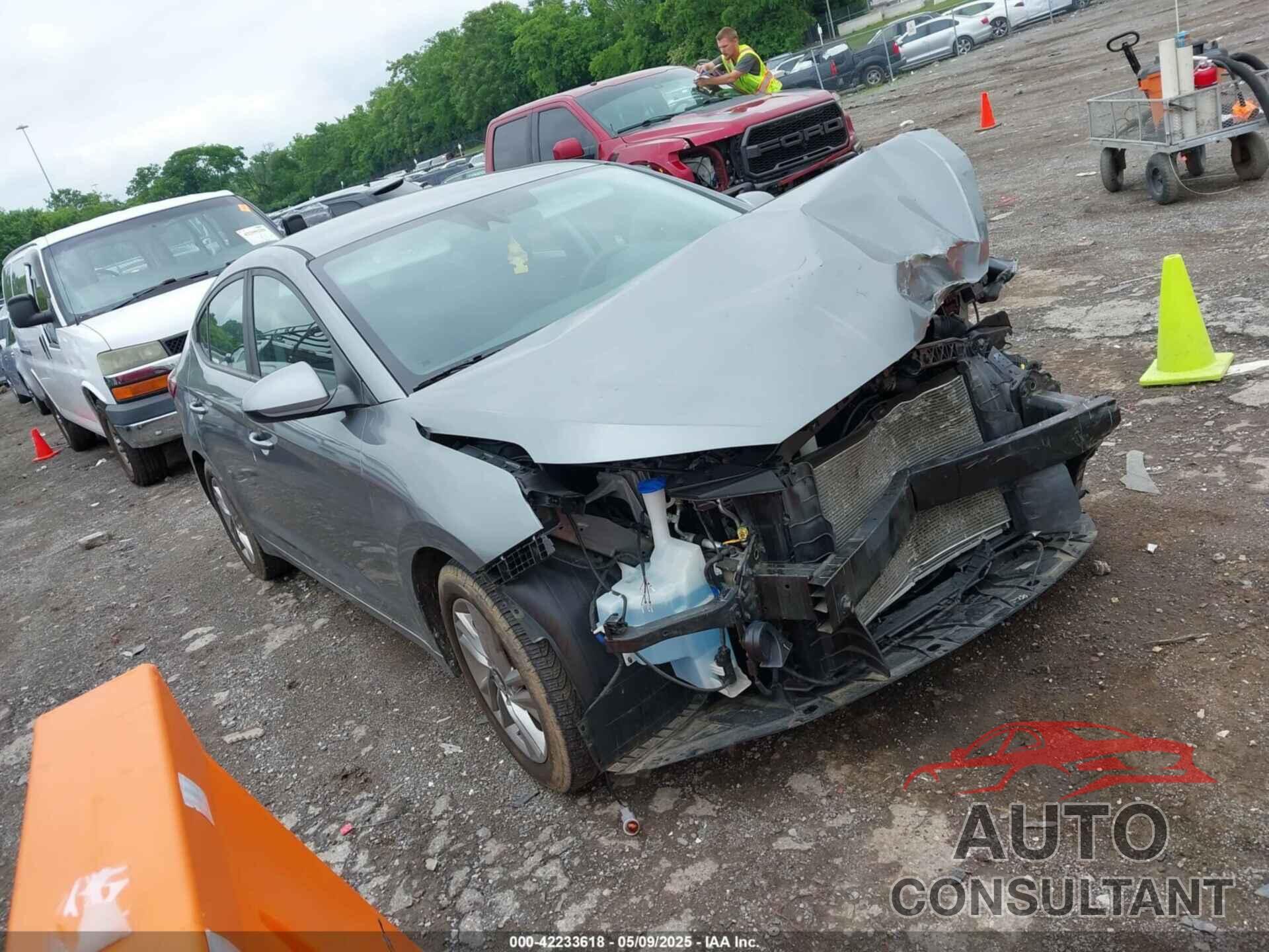 HYUNDAI ELANTRA 2019 - KMHD84LF4KU780769