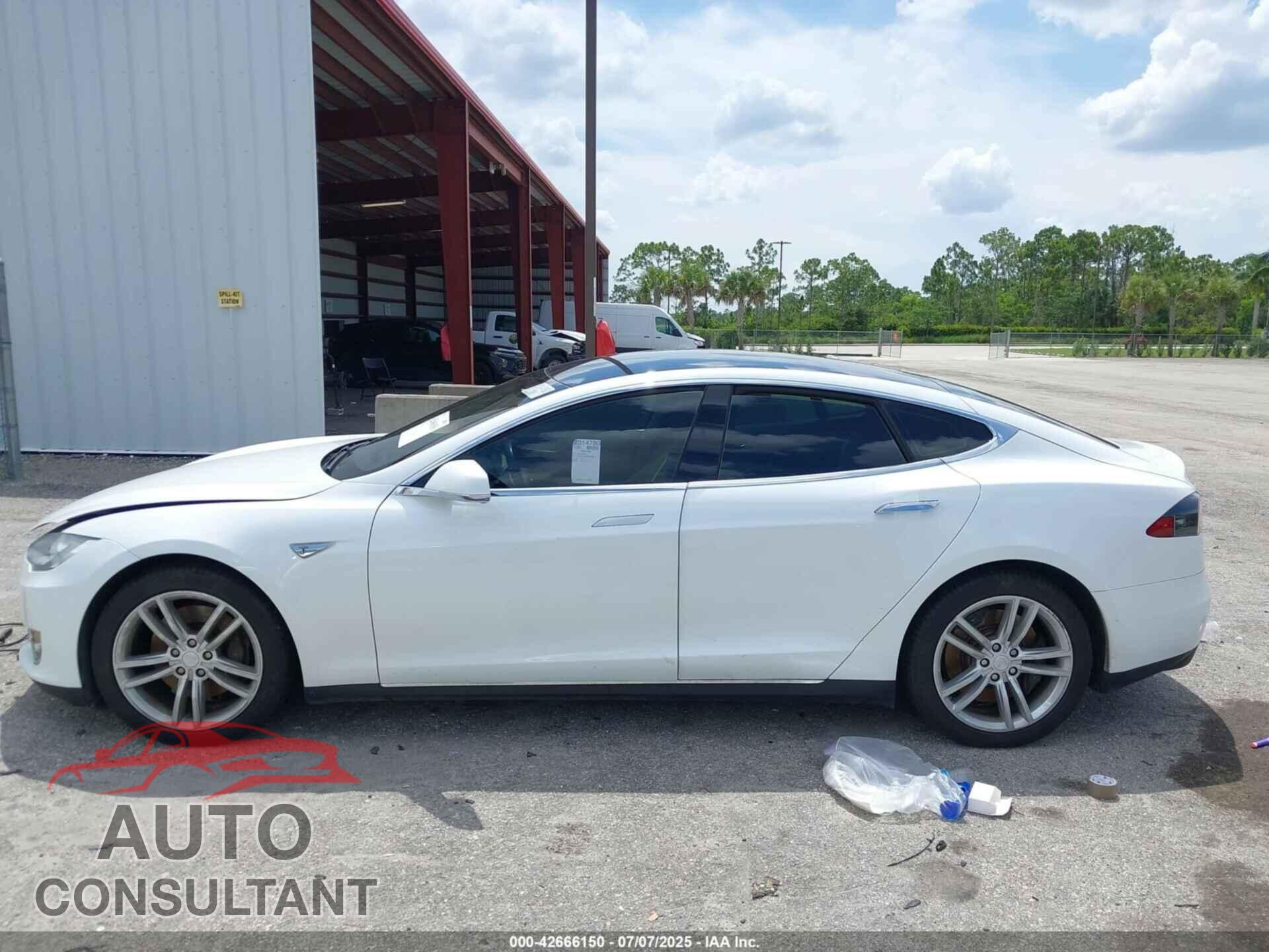 TESLA MODEL S 2013 - 5YJSA1CN5DFP20940