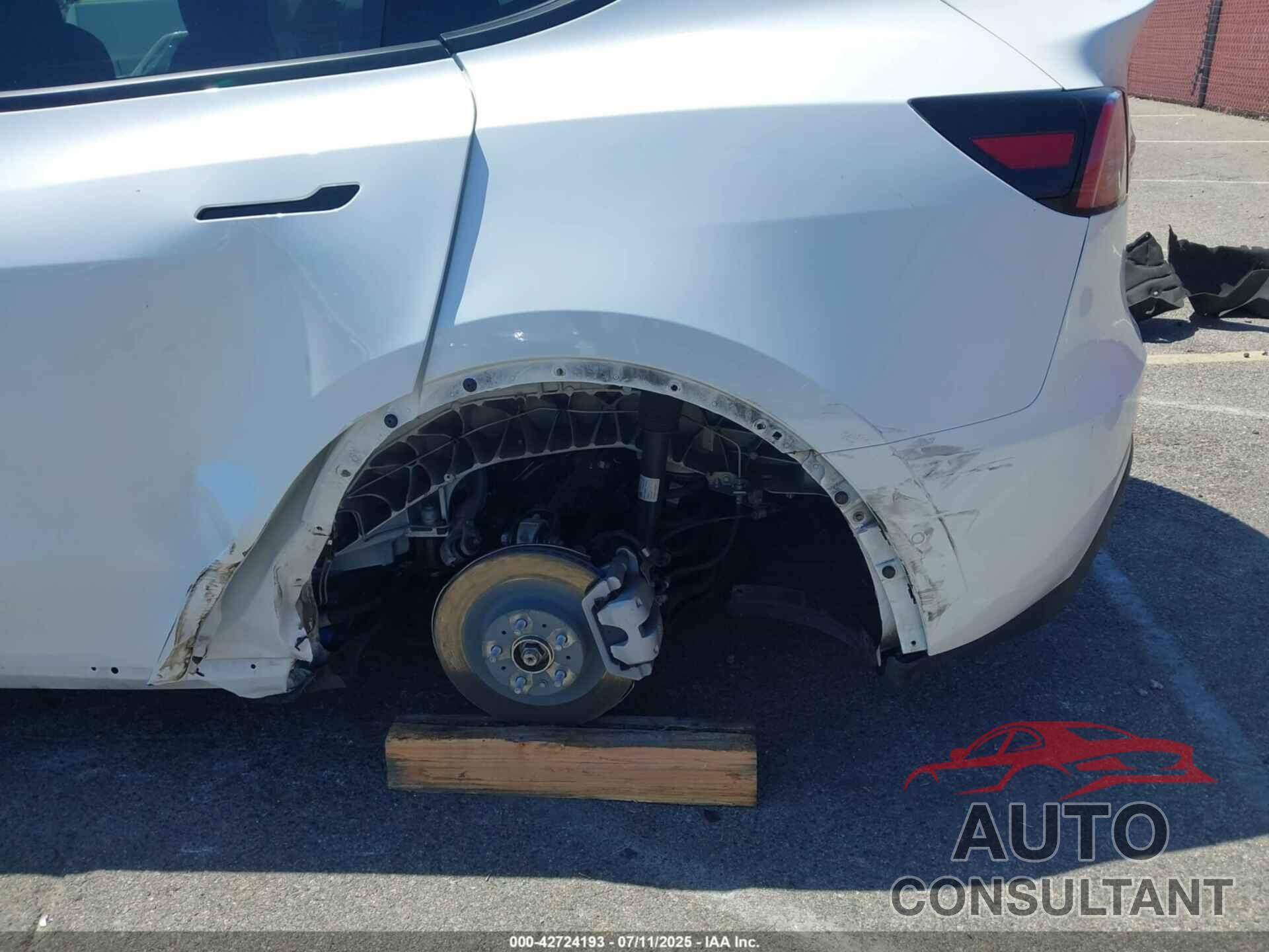 TESLA MODEL Y 2022 - 7SAYGDEE3NF545146