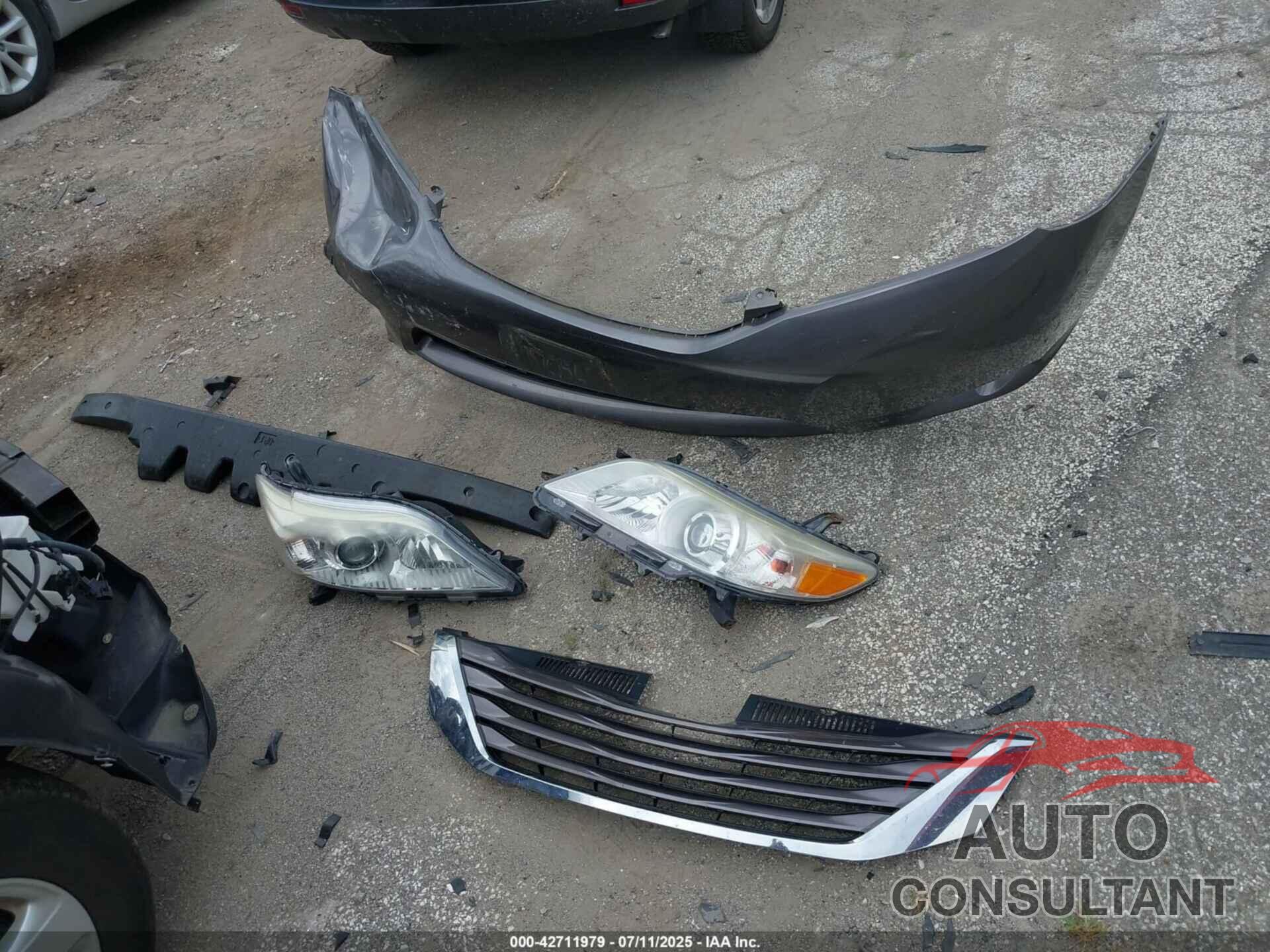 TOYOTA SIENNA 2015 - 5TDKK3DC8FS688568