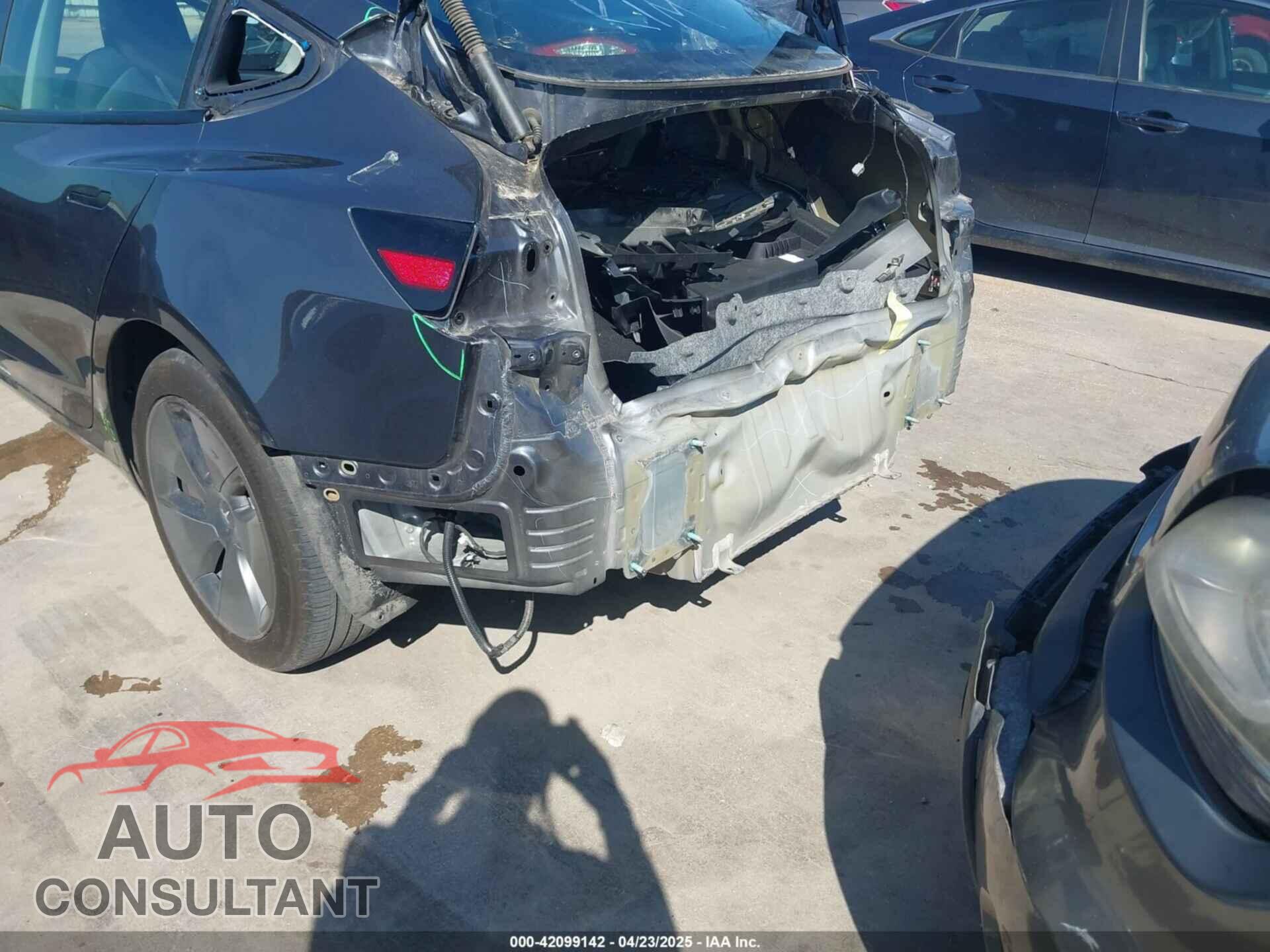 TESLA MODEL 3 2023 - 5YJ3E1EA5PF696436
