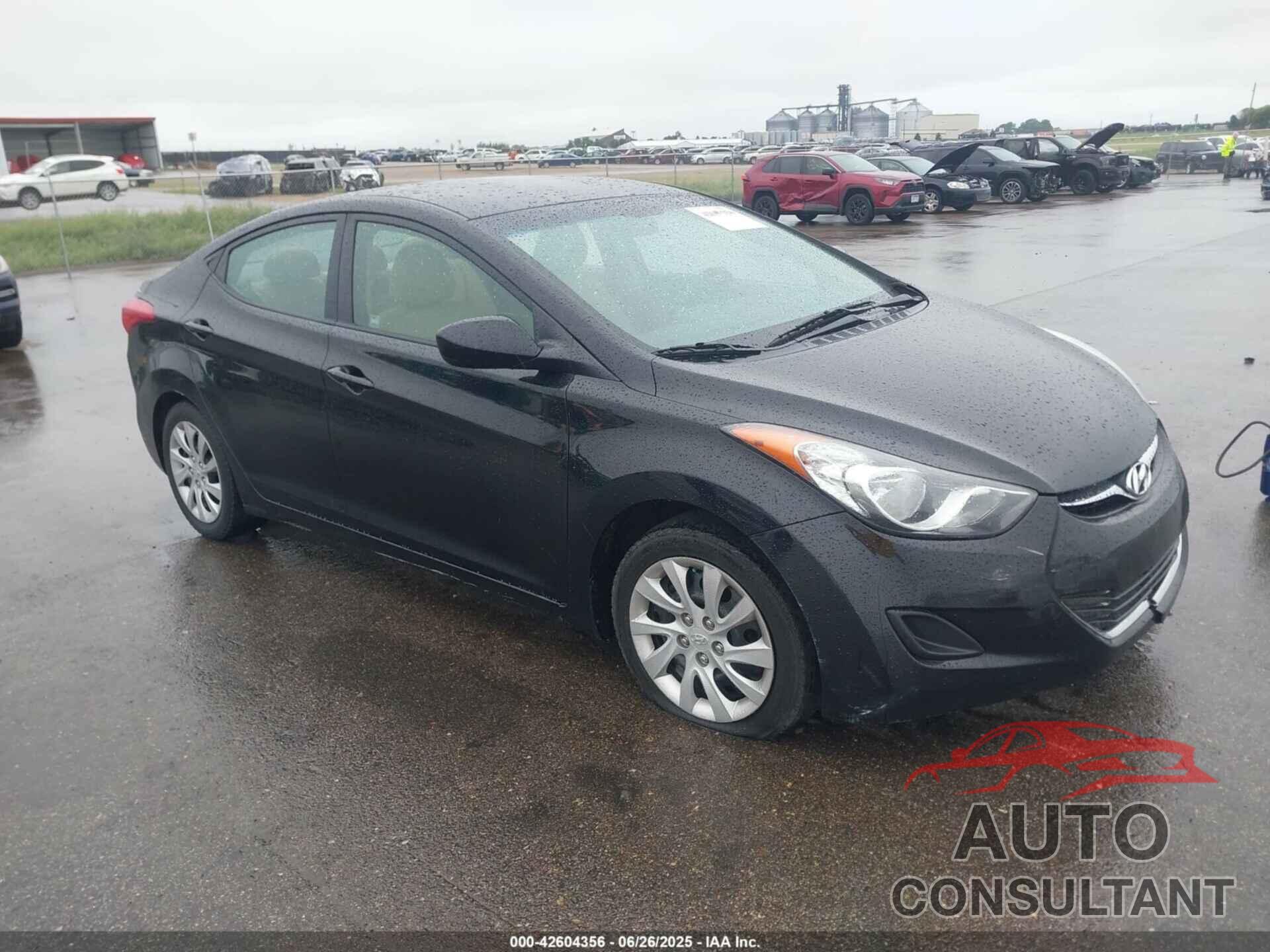 HYUNDAI ELANTRA 2012 - 5NPDH4AE4CH144007