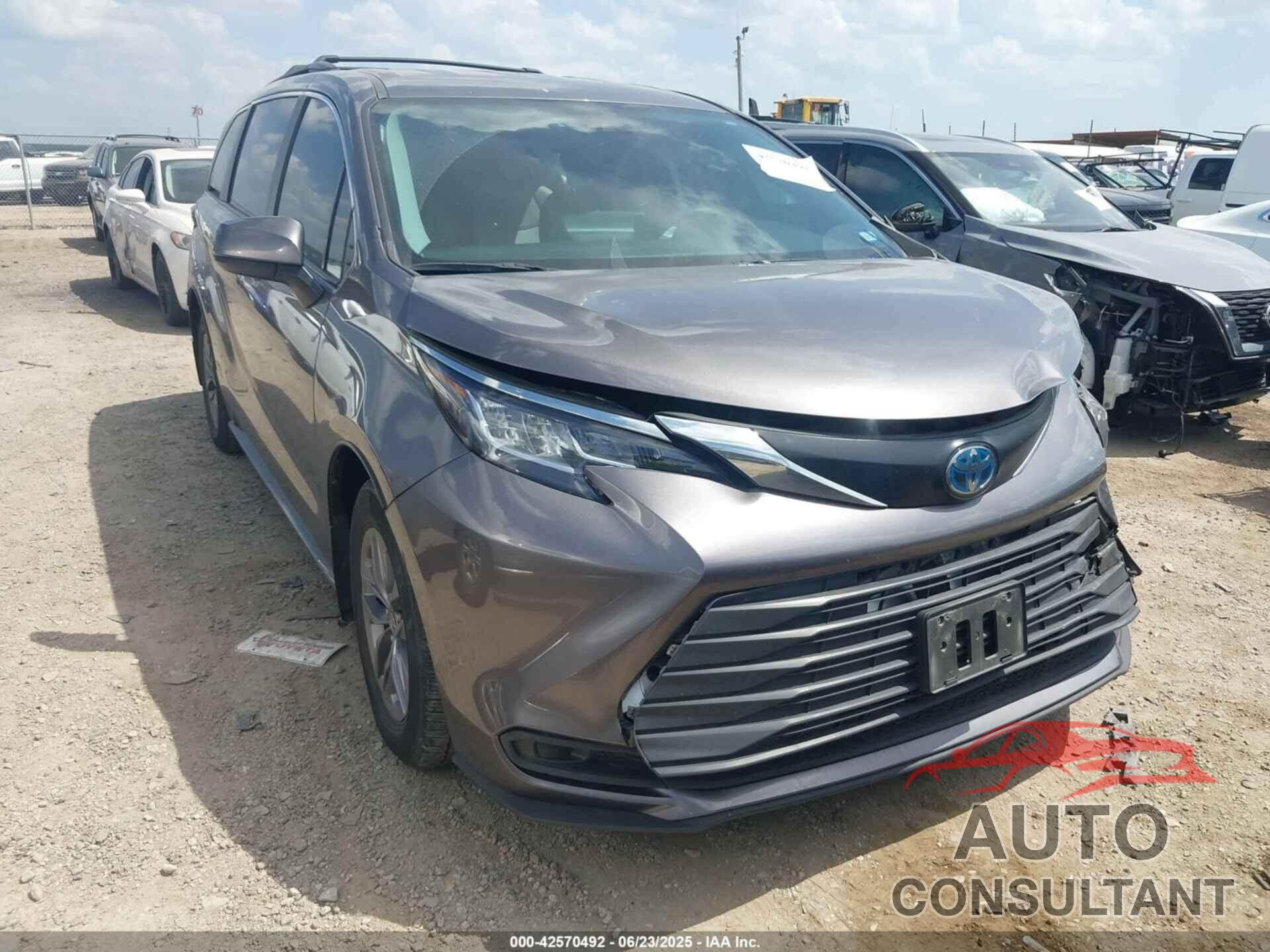 TOYOTA SIENNA 2023 - 5TDKRKEC4PS145708