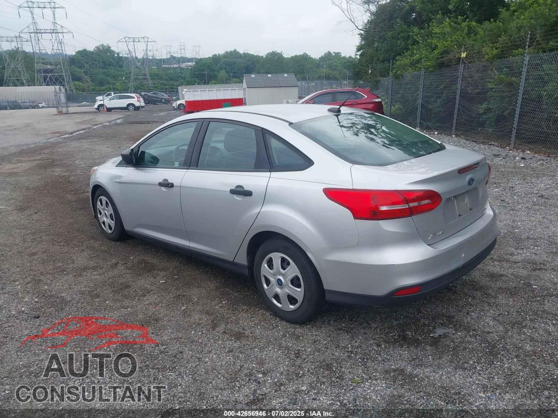 FORD FOCUS 2015 - 1FADP3E23FL253965