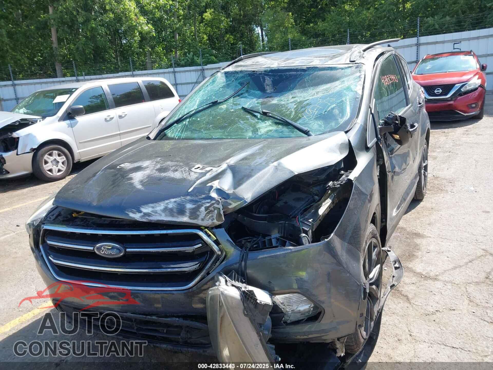 FORD ESCAPE 2017 - 1FMCU0JD0HUC89772