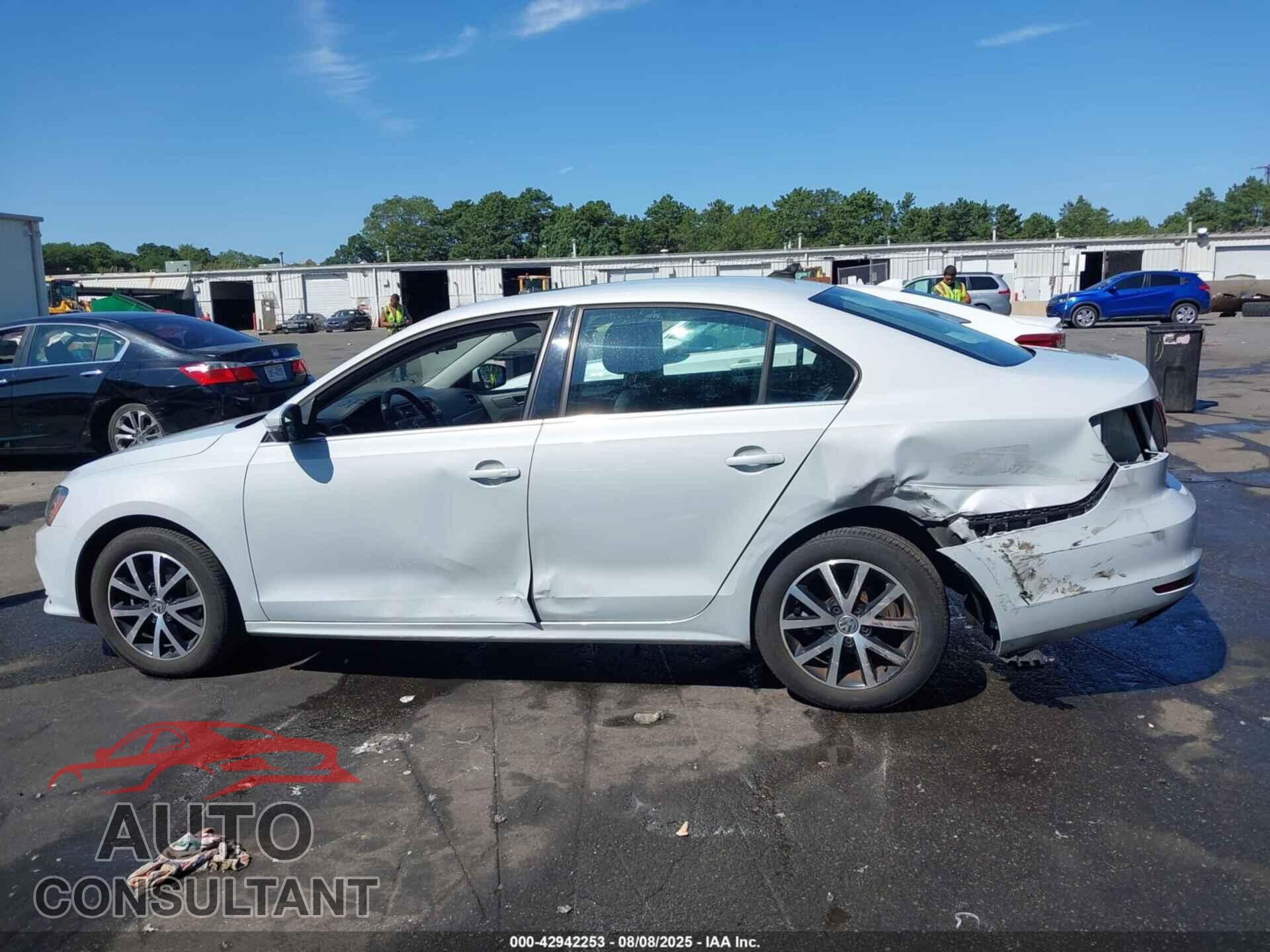 VOLKSWAGEN JETTA 2017 - 3VWDB7AJ8HM373787