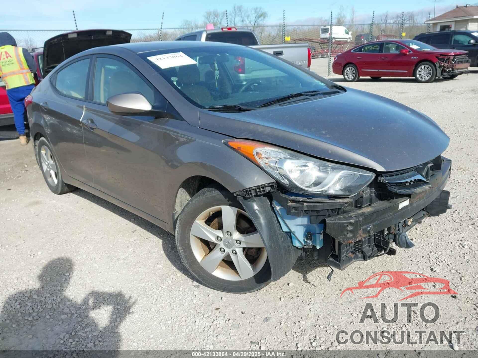 HYUNDAI ELANTRA 2013 - 5NPDH4AE3DH208006