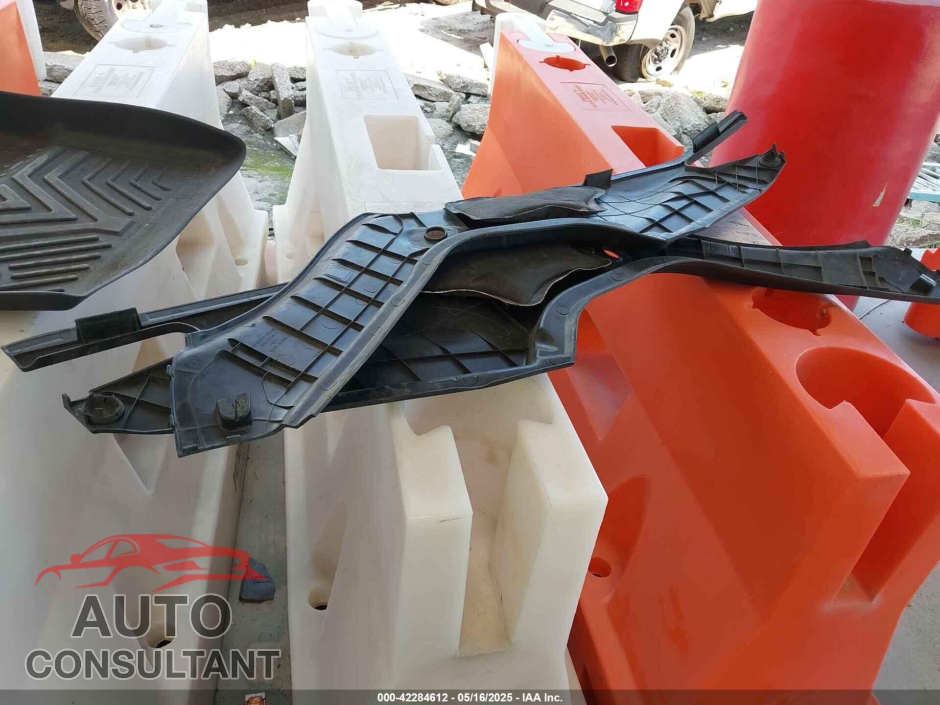 TESLA MODEL S 2013 - 5YJSA1DP6DFP07999