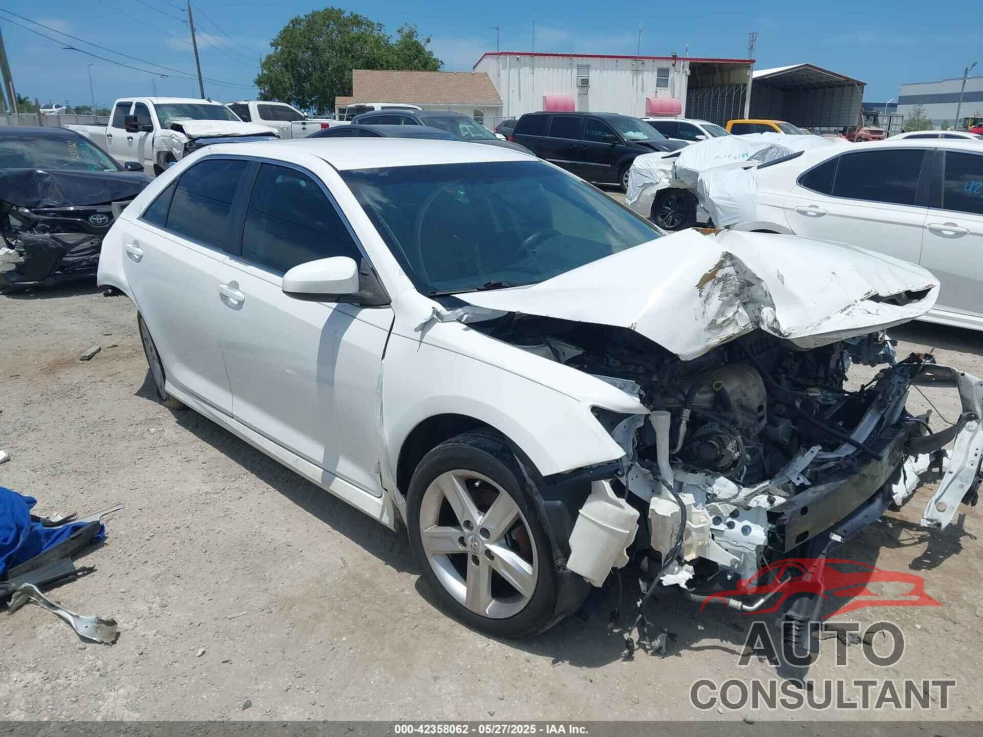TOYOTA CAMRY 2014 - 4T1BF1FK4EU334100
