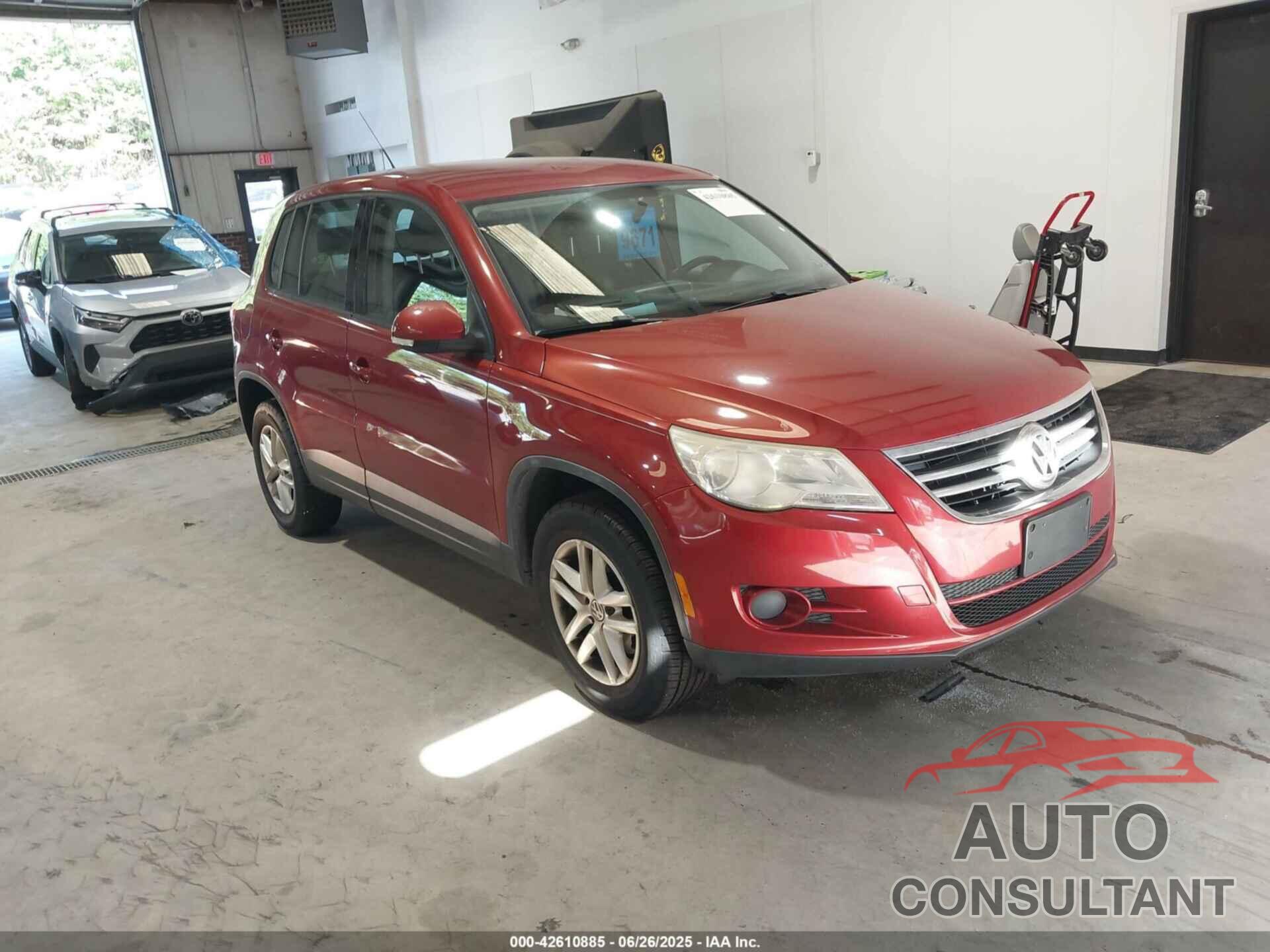 VOLKSWAGEN TIGUAN 2011 - WVGAV7AX4BW001335