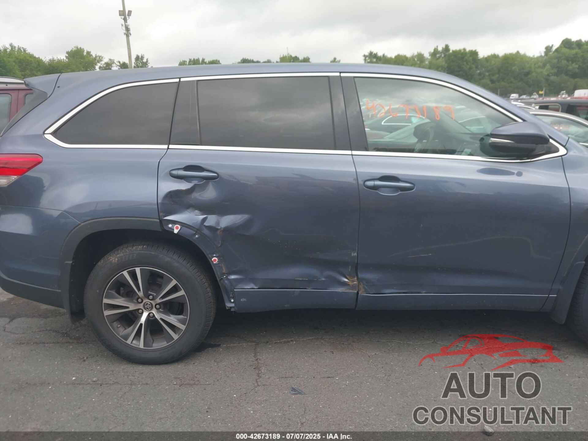 TOYOTA HIGHLANDER 2018 - 5TDBZRFH8JS875311