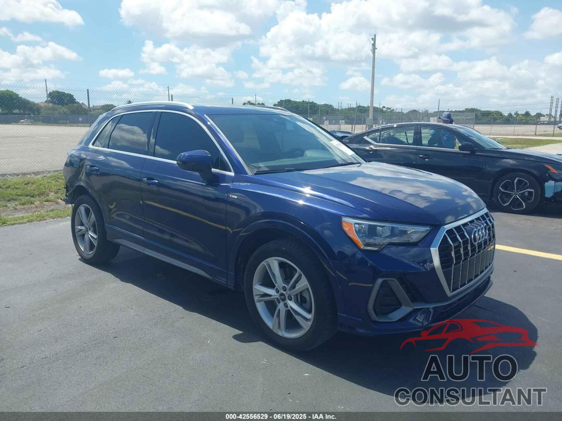 AUDI Q3 2021 - WA1DECF37M1032508